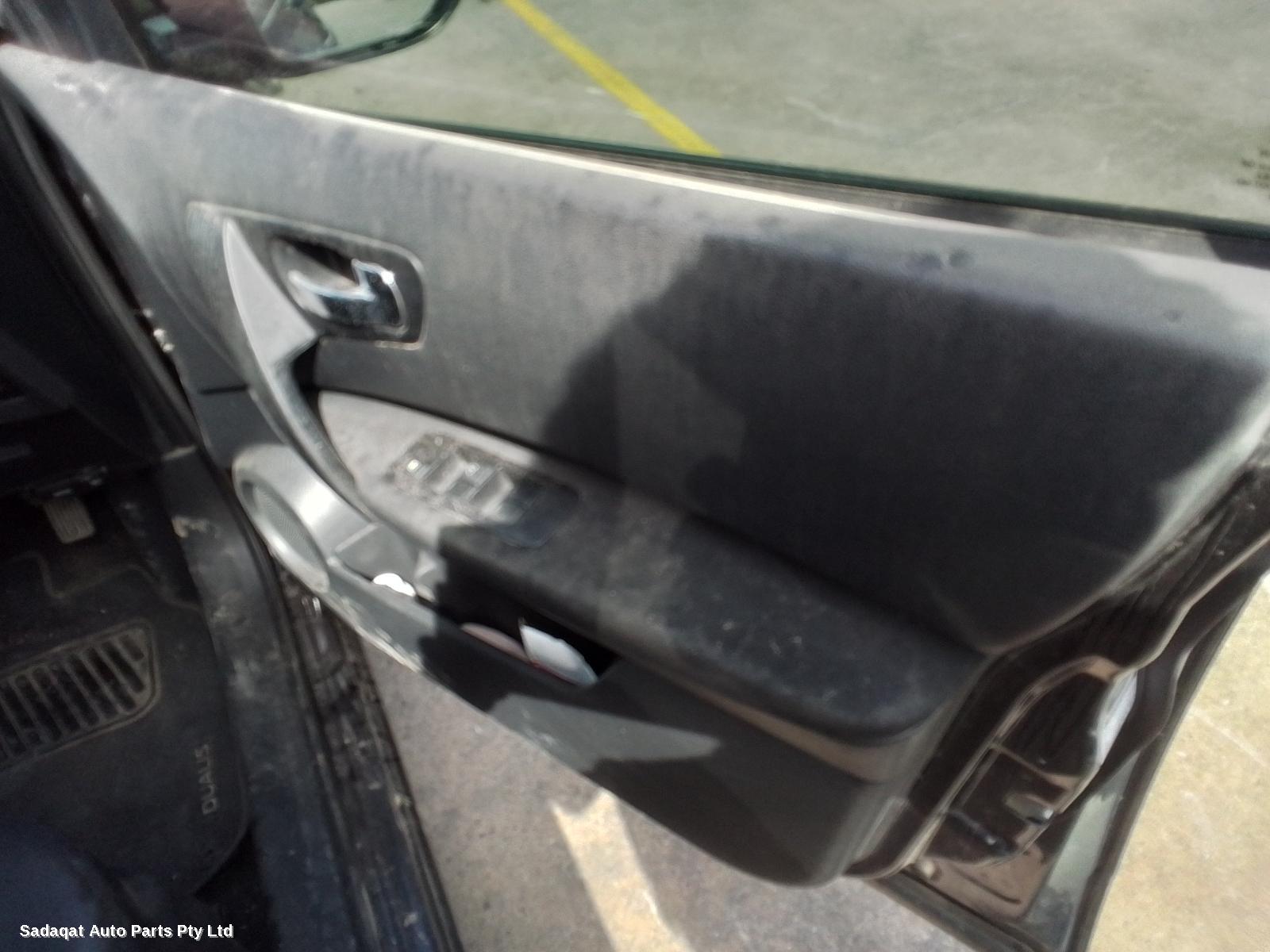 Nissan Dualis Grille