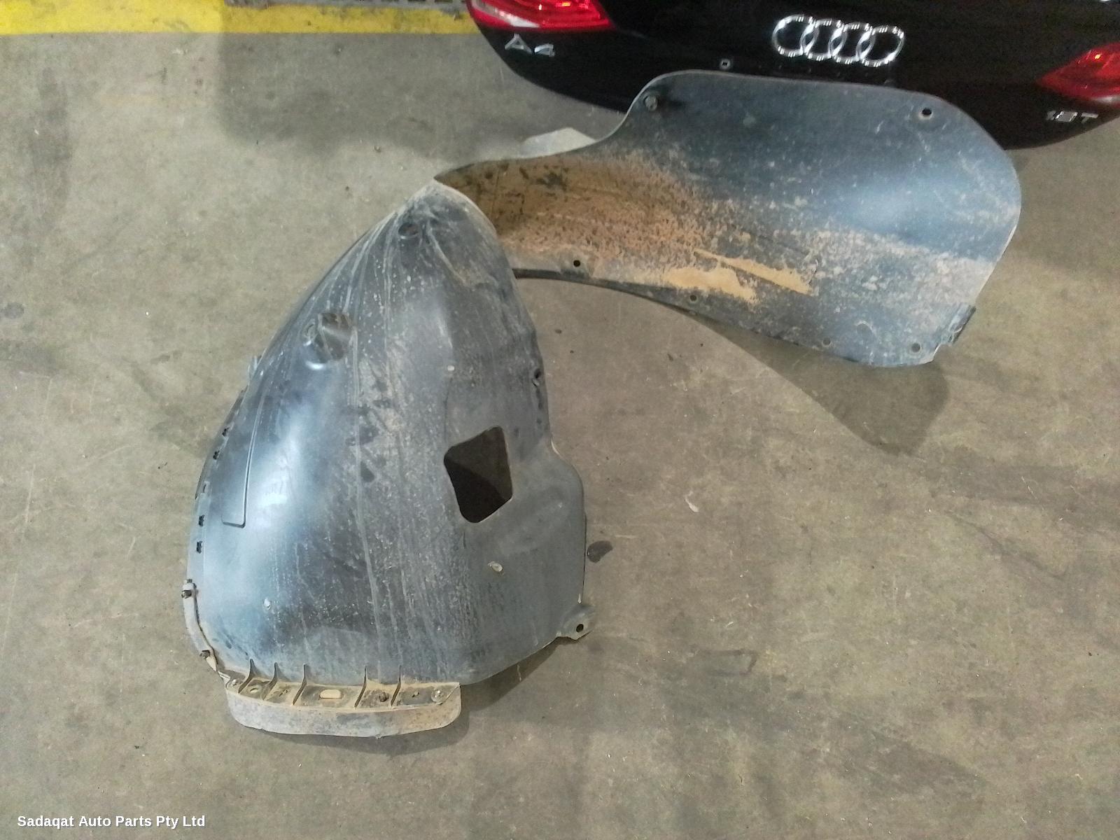 Kia Sportage Right Guard Liner