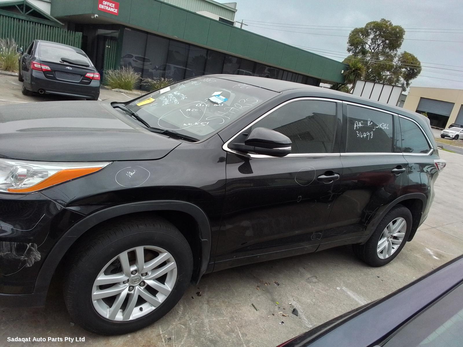 Toyota Kluger Right Door Mirror