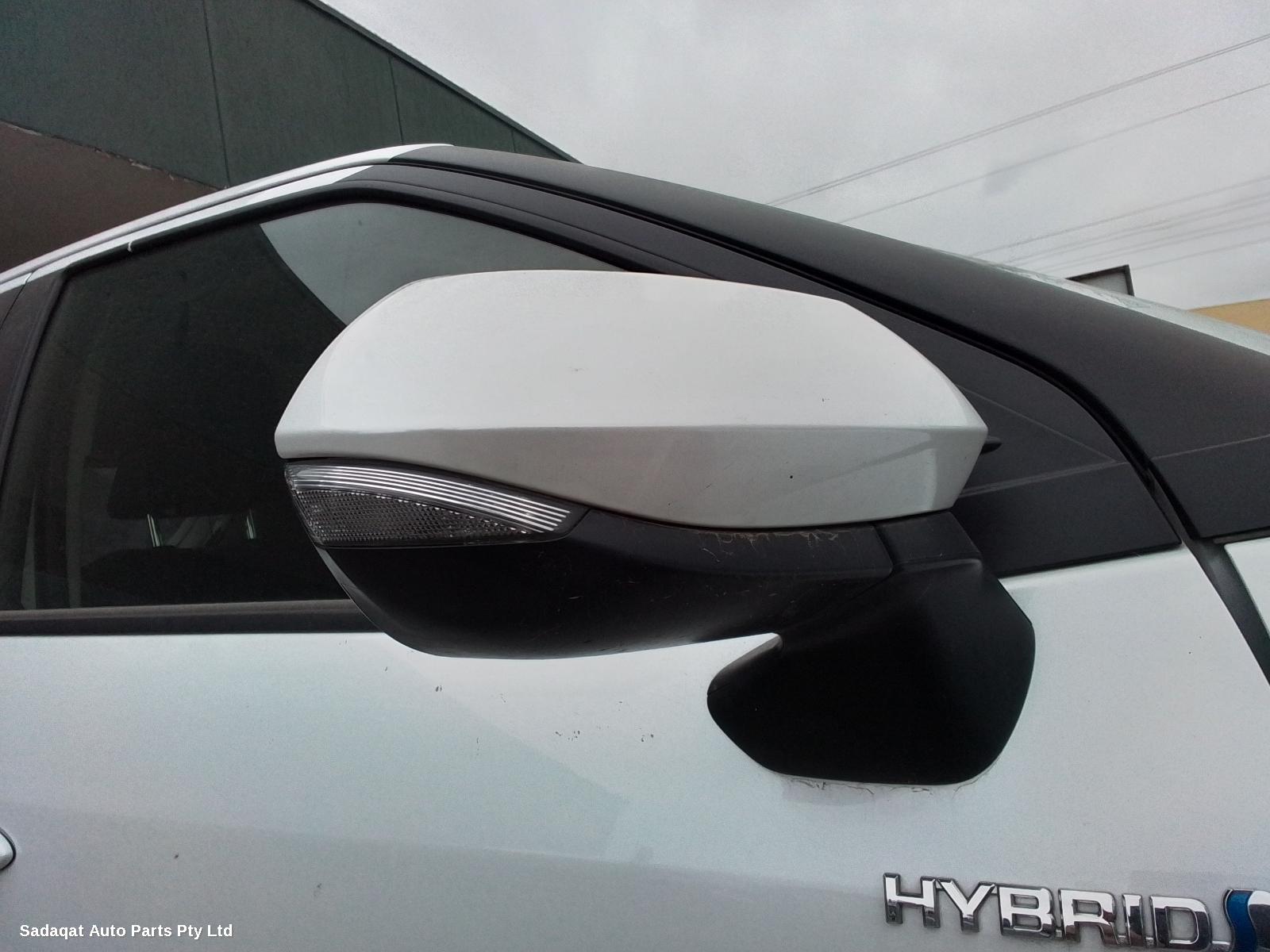 Toyota Yaris Cross Seatbelt/stalk