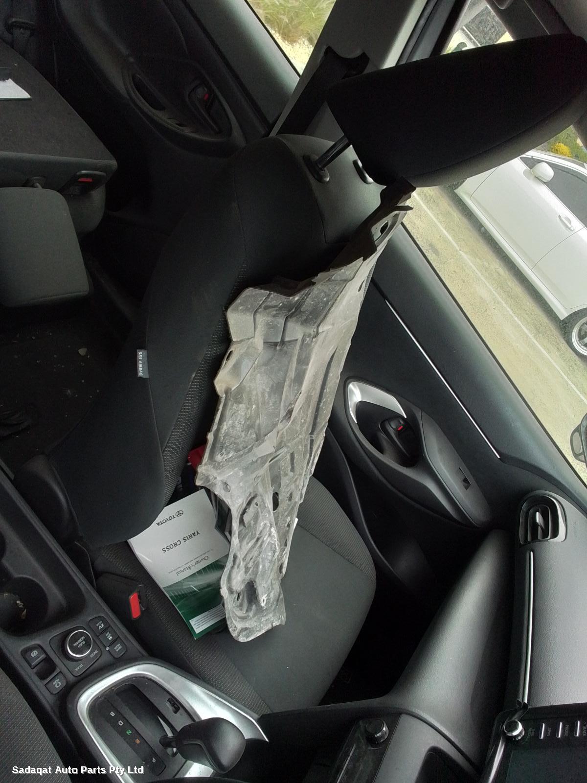 Toyota Yaris Cross Seatbelt/stalk