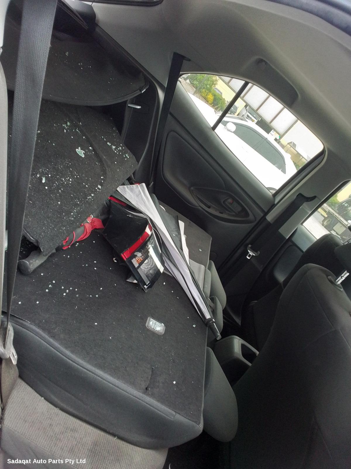 Toyota Yaris Cross Seatbelt/stalk