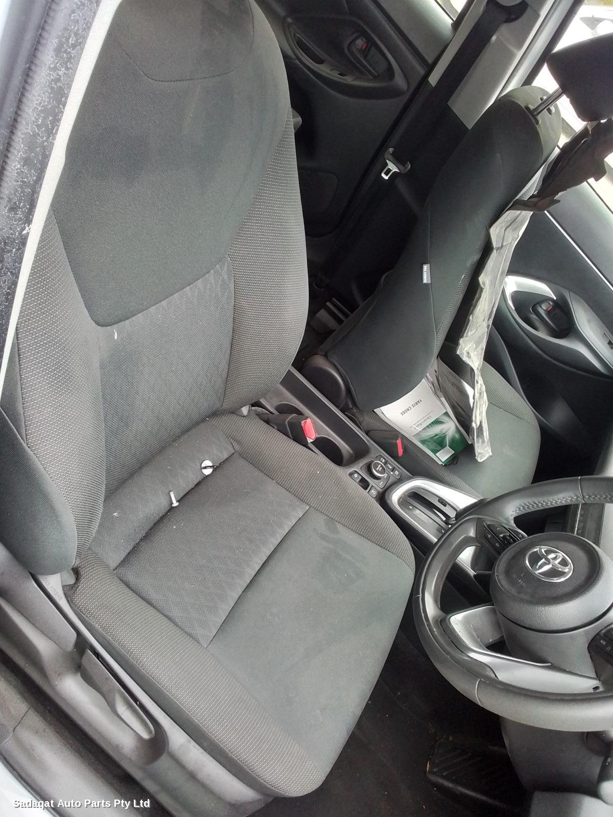 Toyota Yaris Cross Seatbelt/stalk