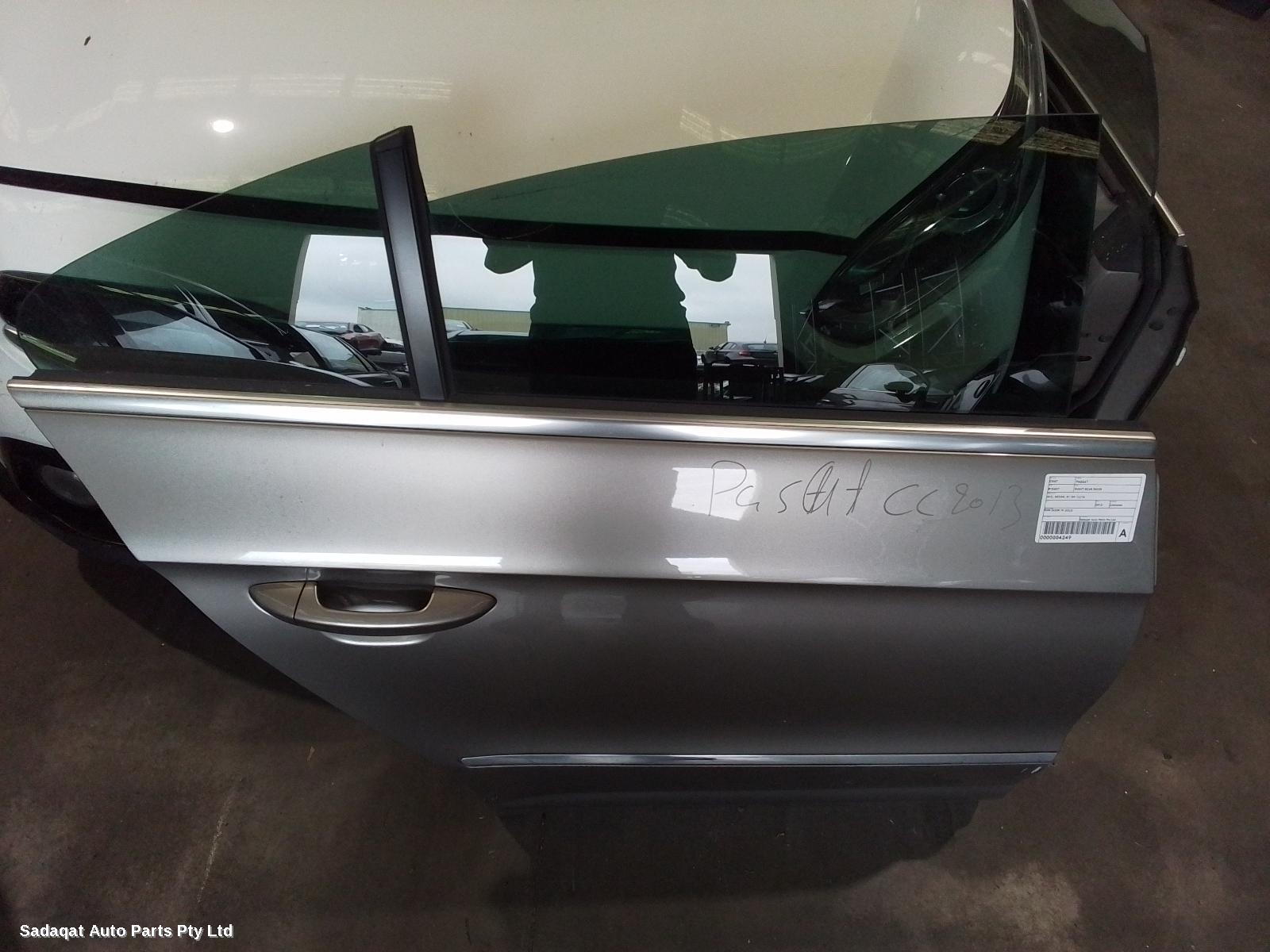 Volkswagen Passat Right_rear_door_sliding