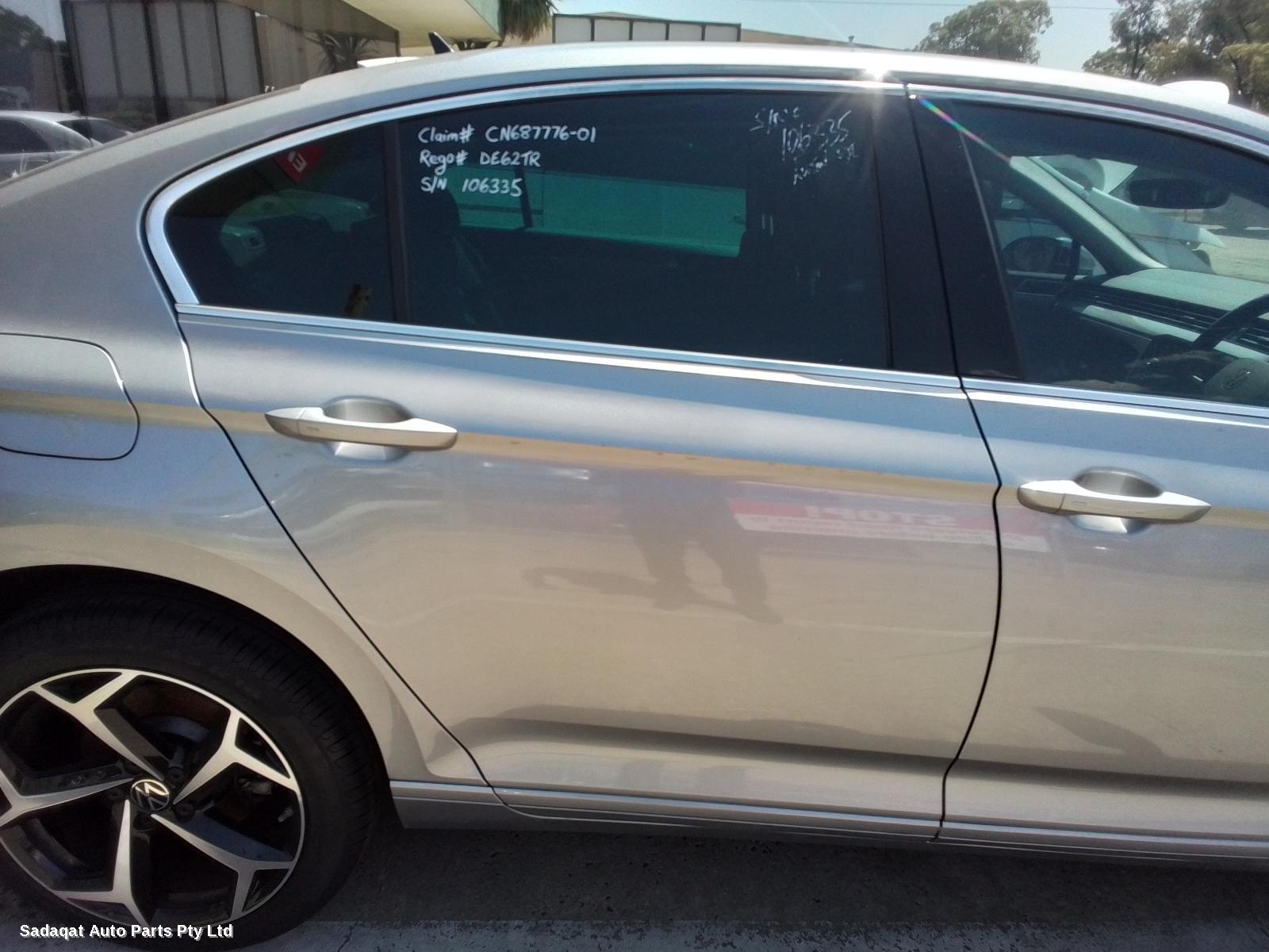 Volkswagen Passat Left Taillight