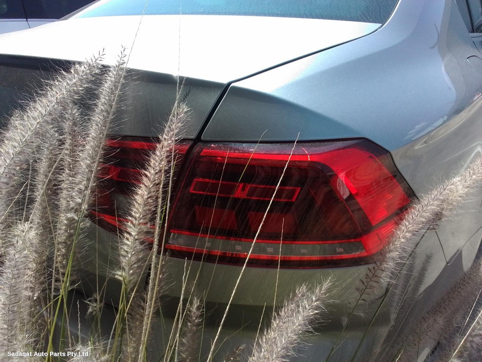 Volkswagen Passat Left Taillight