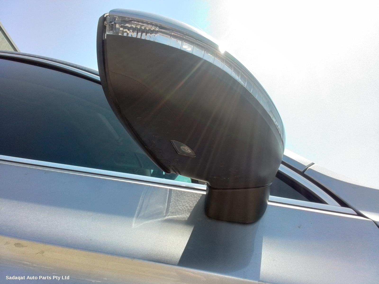 Volkswagen Passat Left Taillight