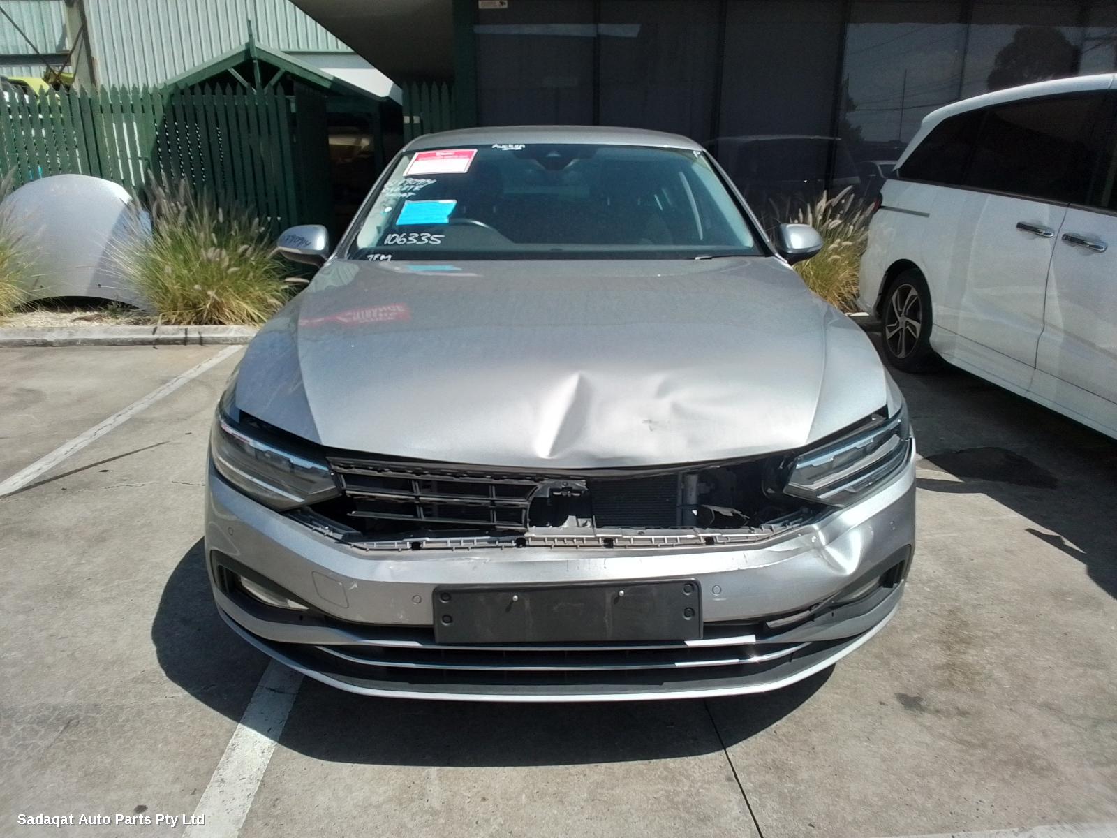 Volkswagen Passat Left Taillight