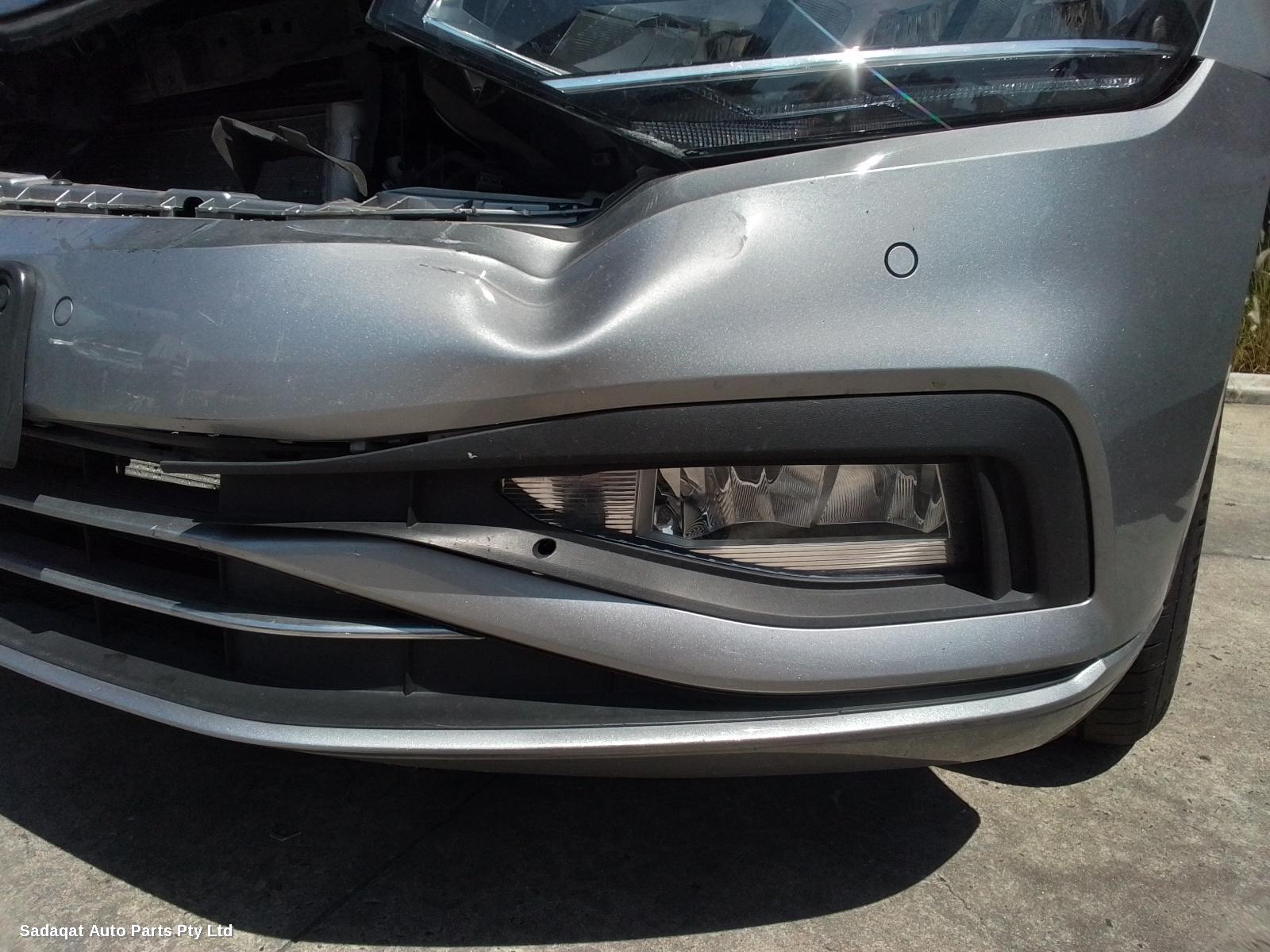 Volkswagen Passat Left Taillight