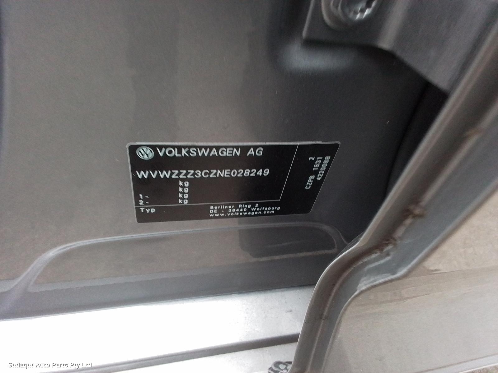 Volkswagen Passat Left Taillight