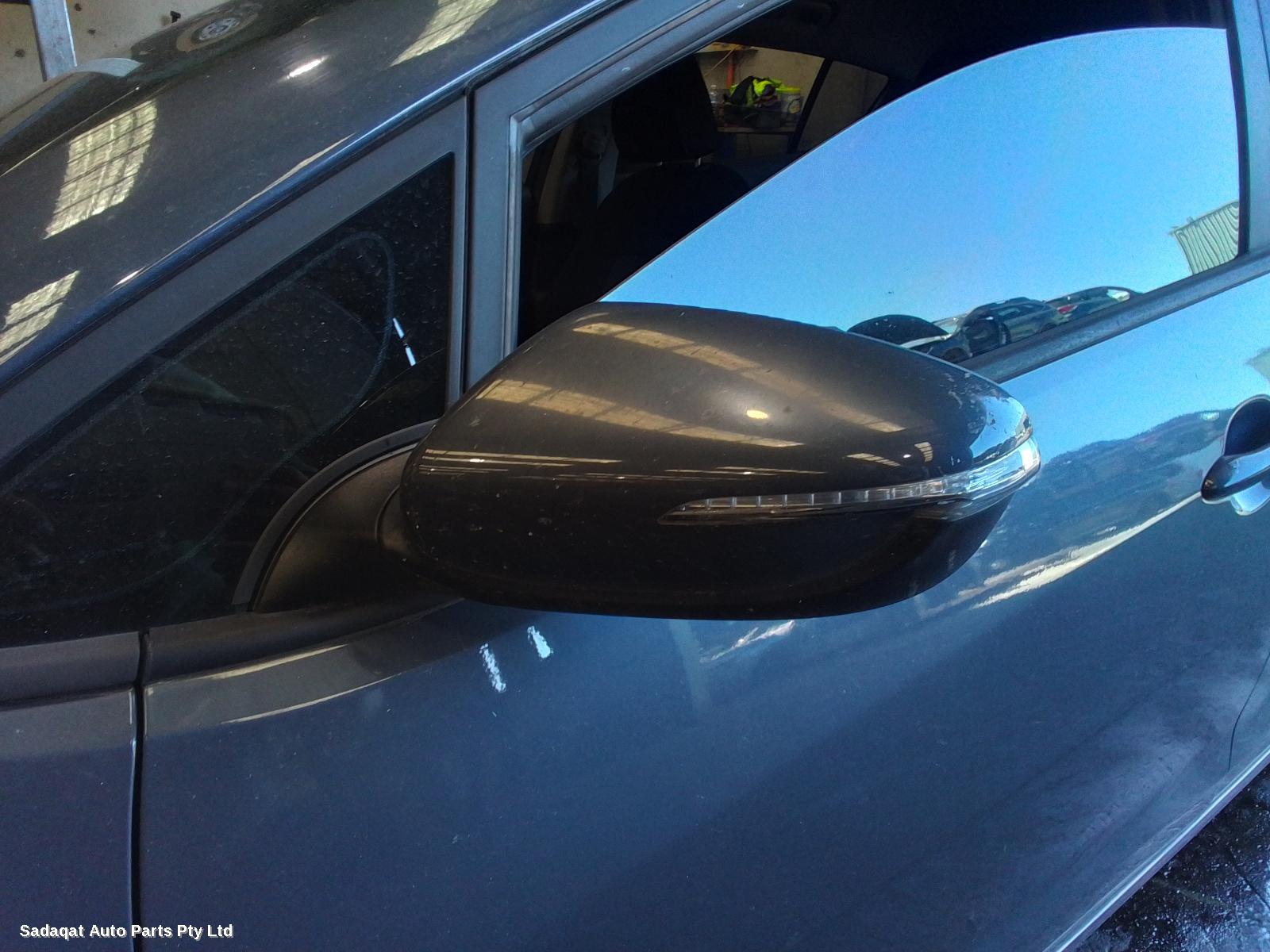 Kia Cerato Right Guard