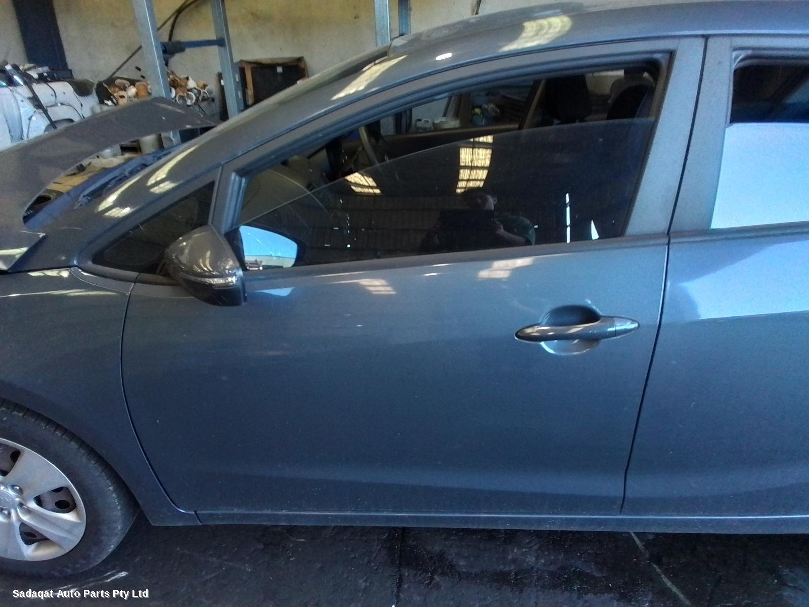 Kia Cerato Right Guard