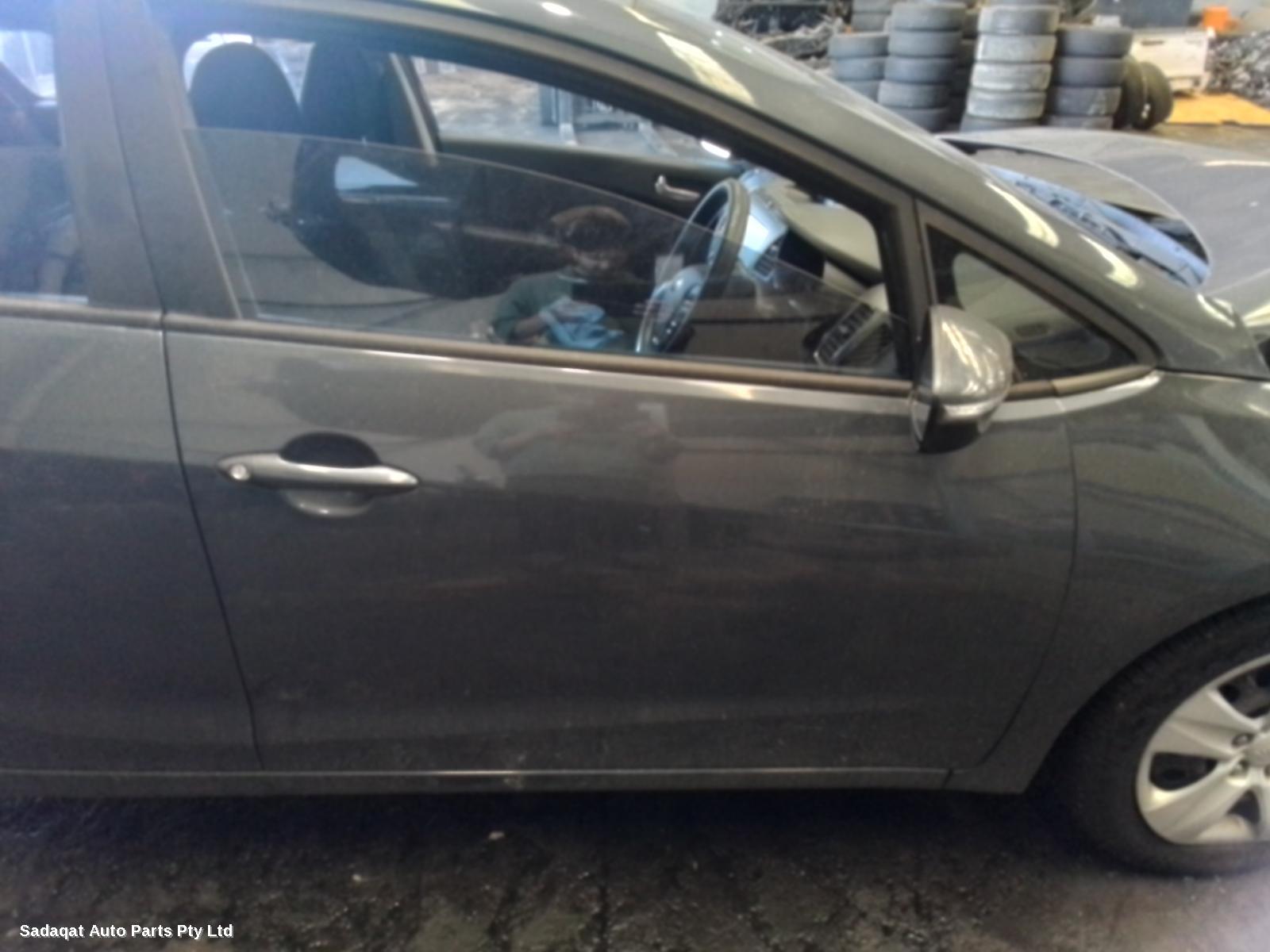 Kia Cerato Right Guard