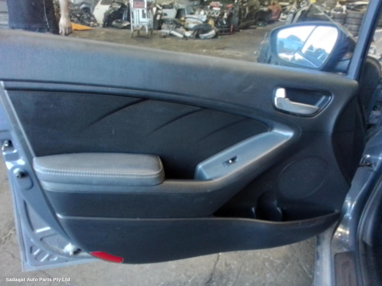 Kia Cerato Right Guard