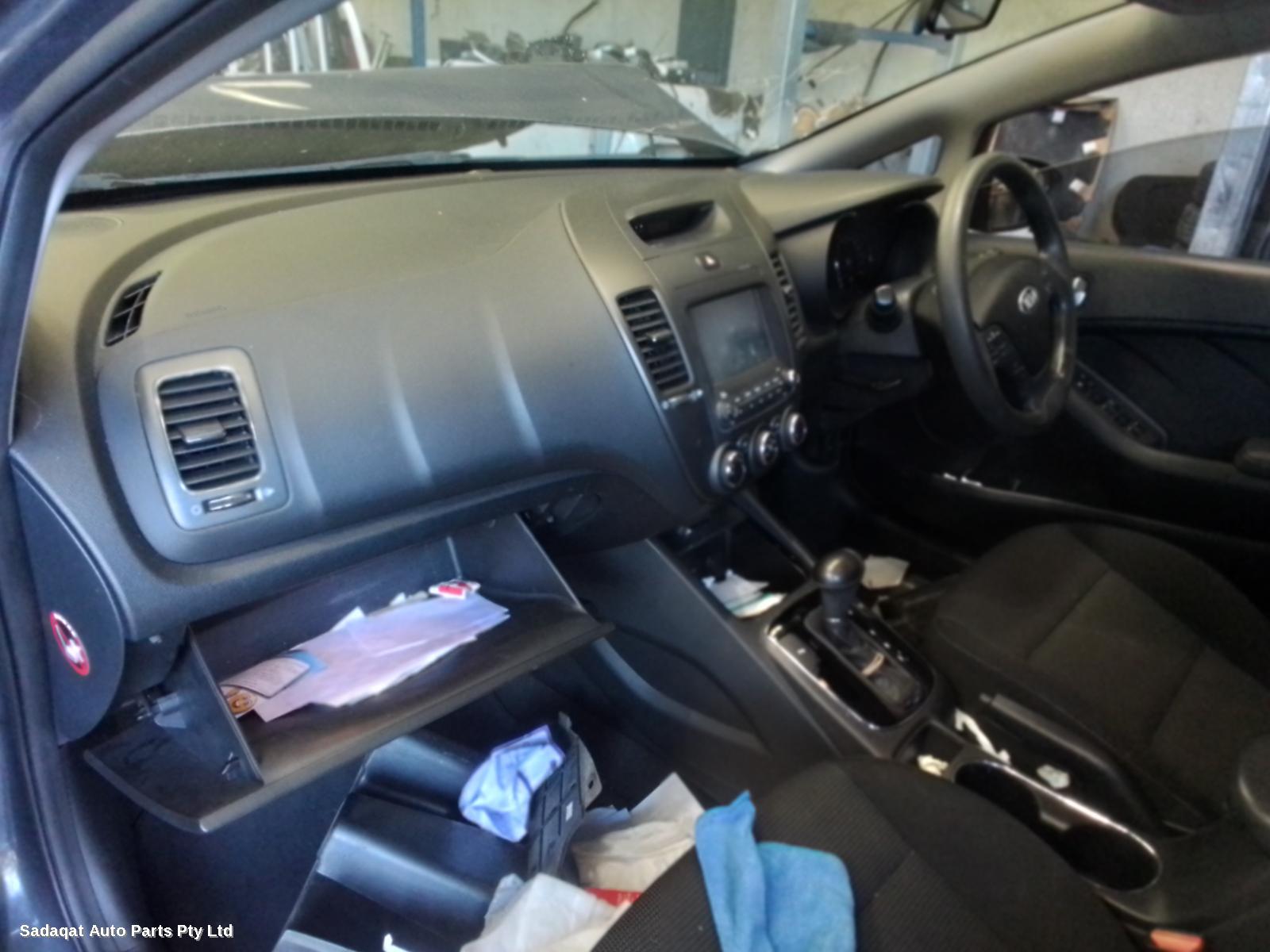 Kia Cerato Right Guard