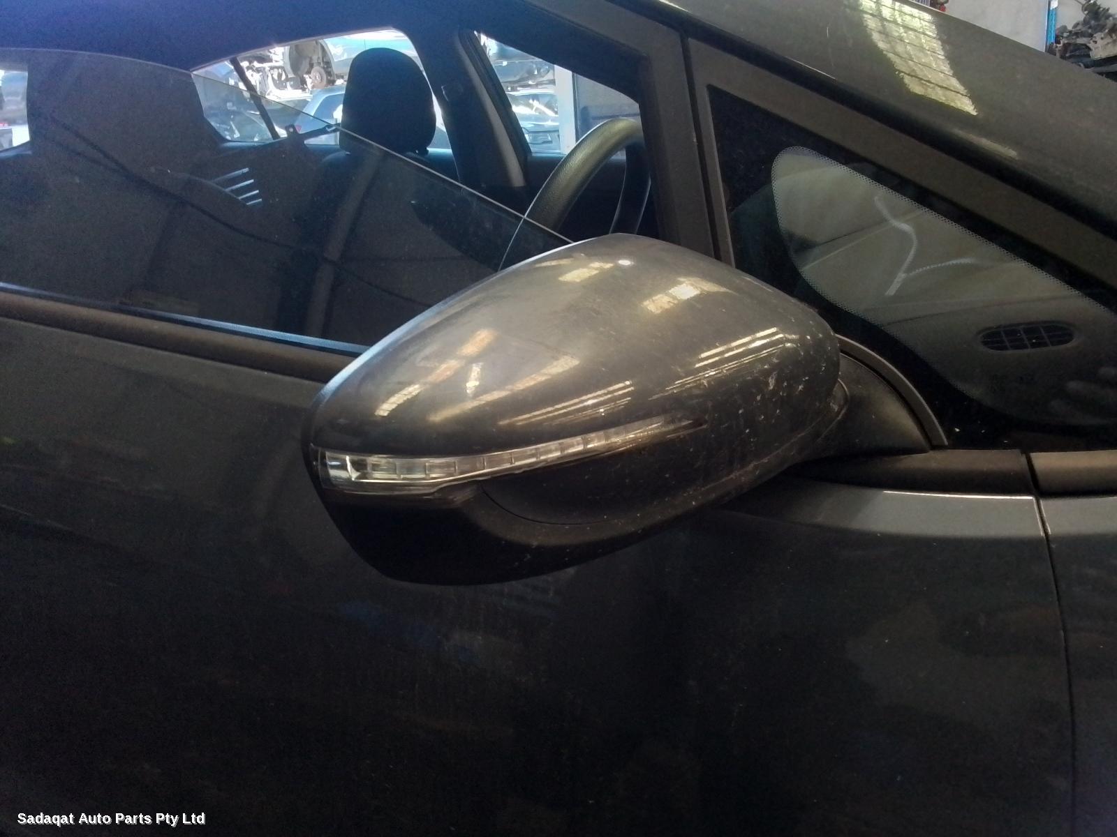 Kia Cerato Right Guard