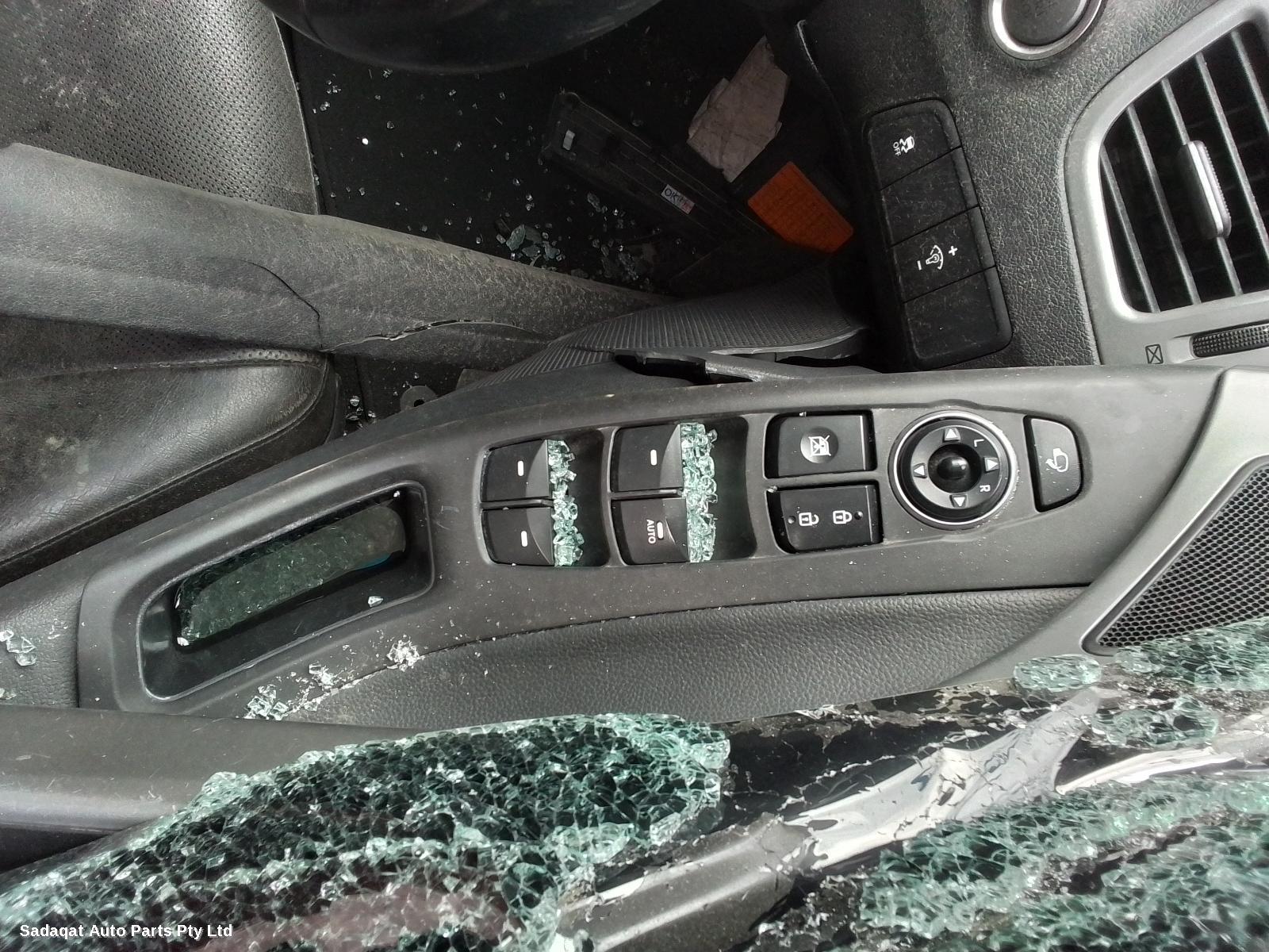 Hyundai Elantra Right Door Mirror