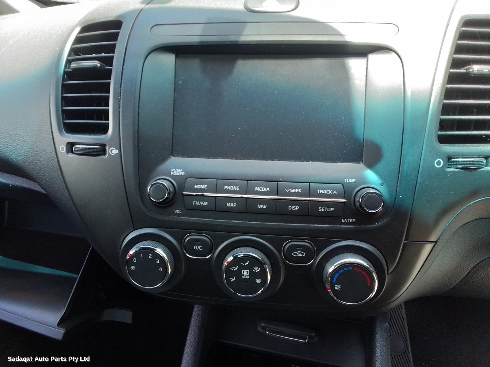 Kia Cerato Left Guard