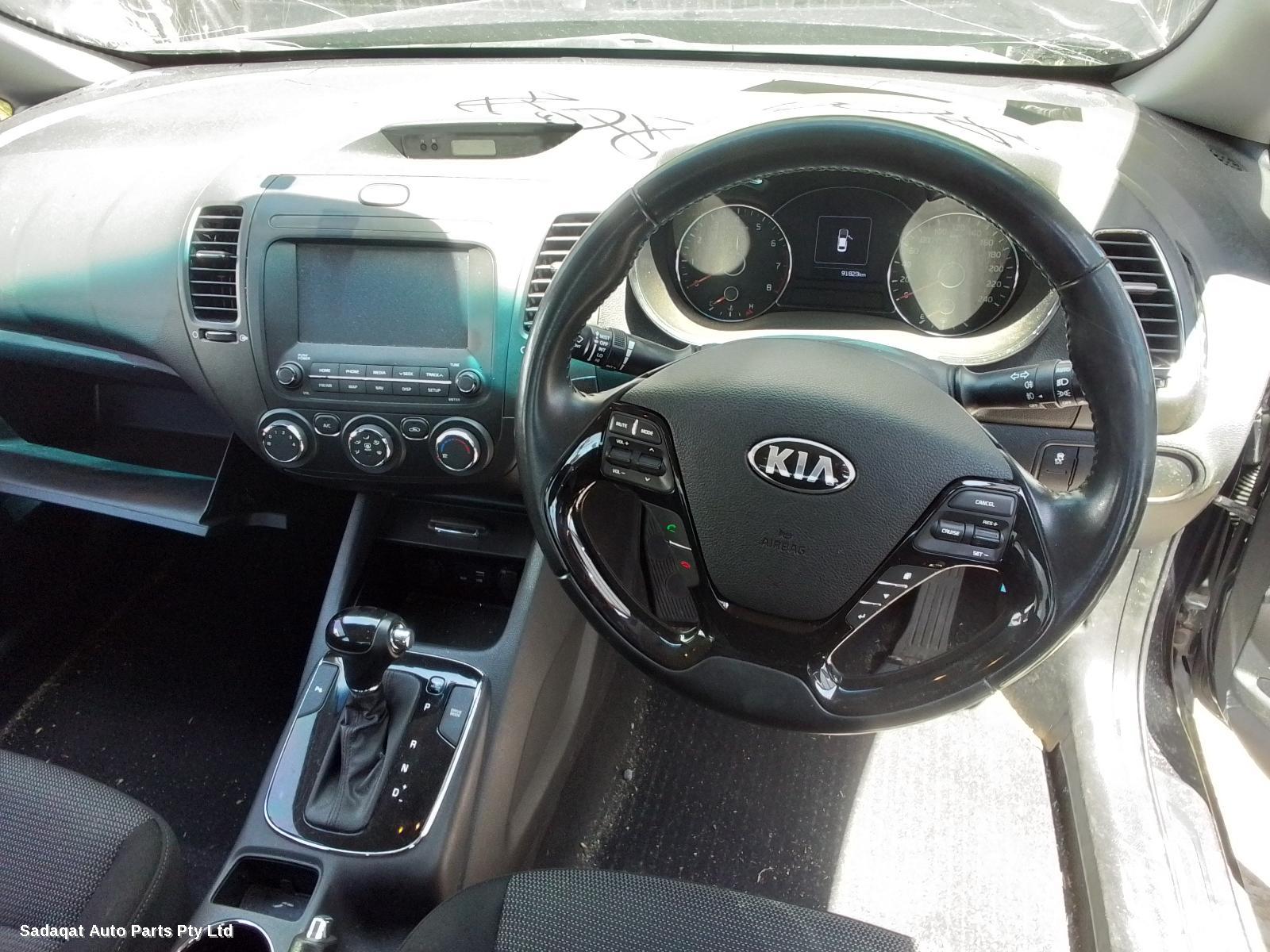 Kia Cerato Left Guard