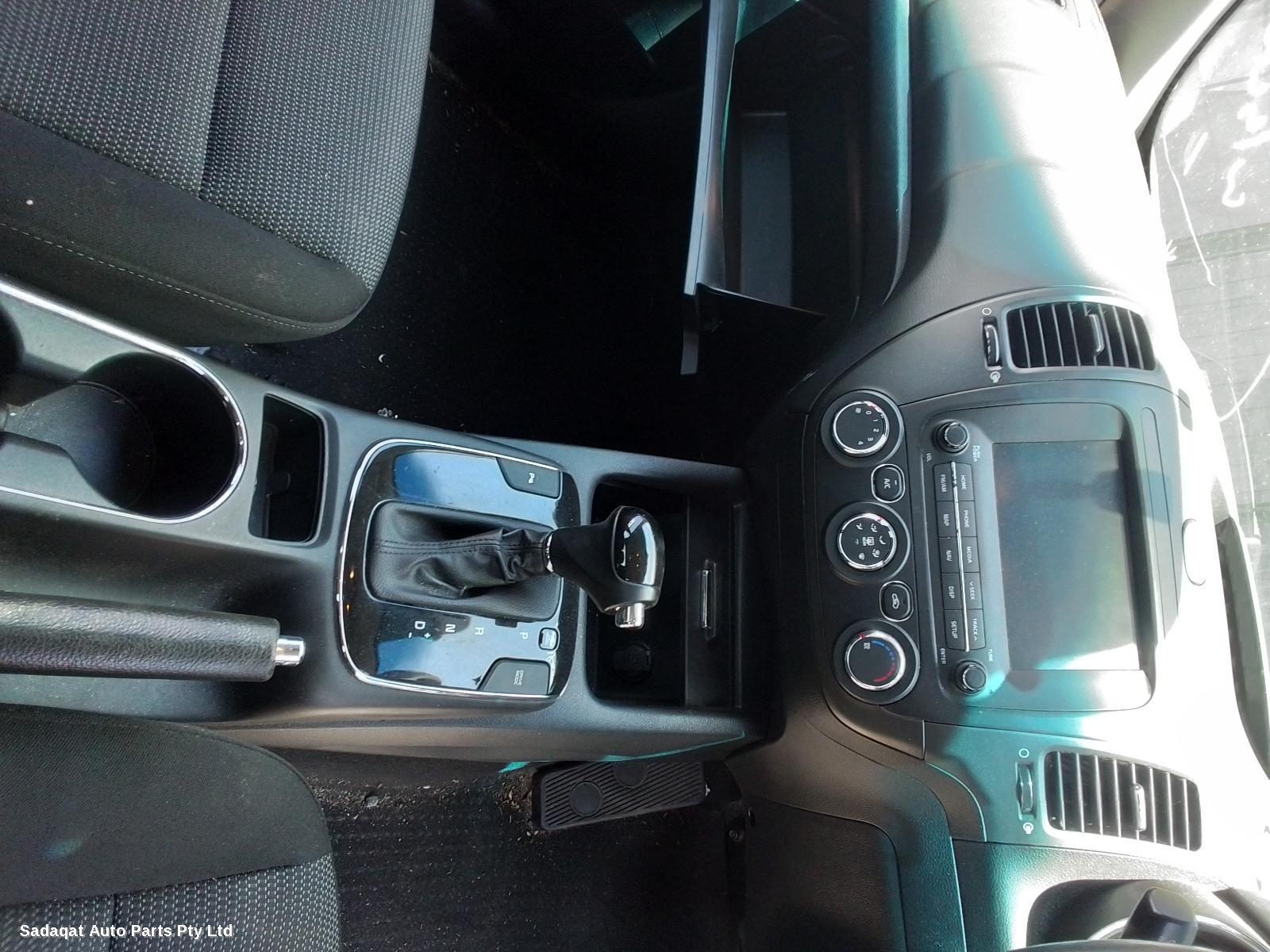 Kia Cerato Left Guard