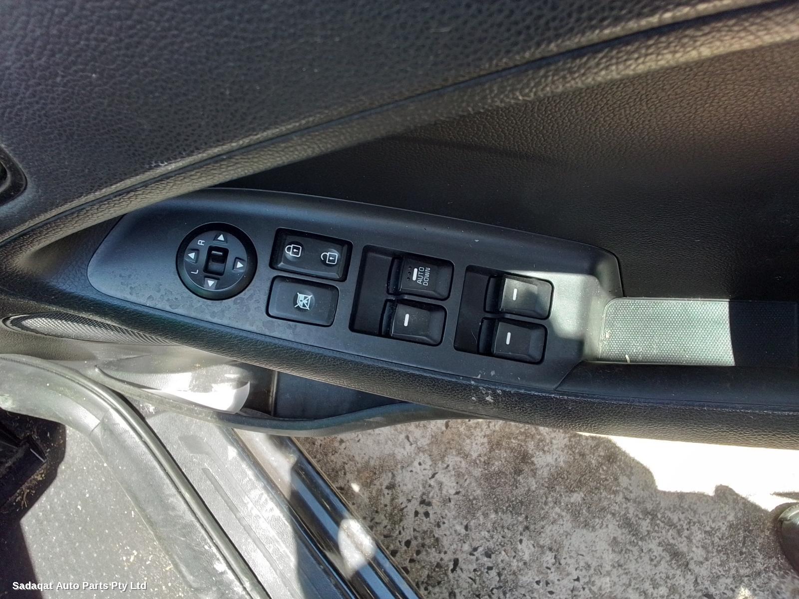 Kia Cerato Left Guard