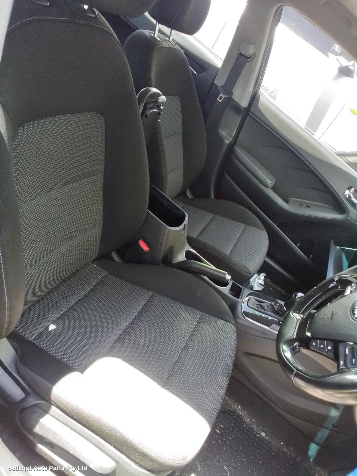 Kia Cerato Left Guard