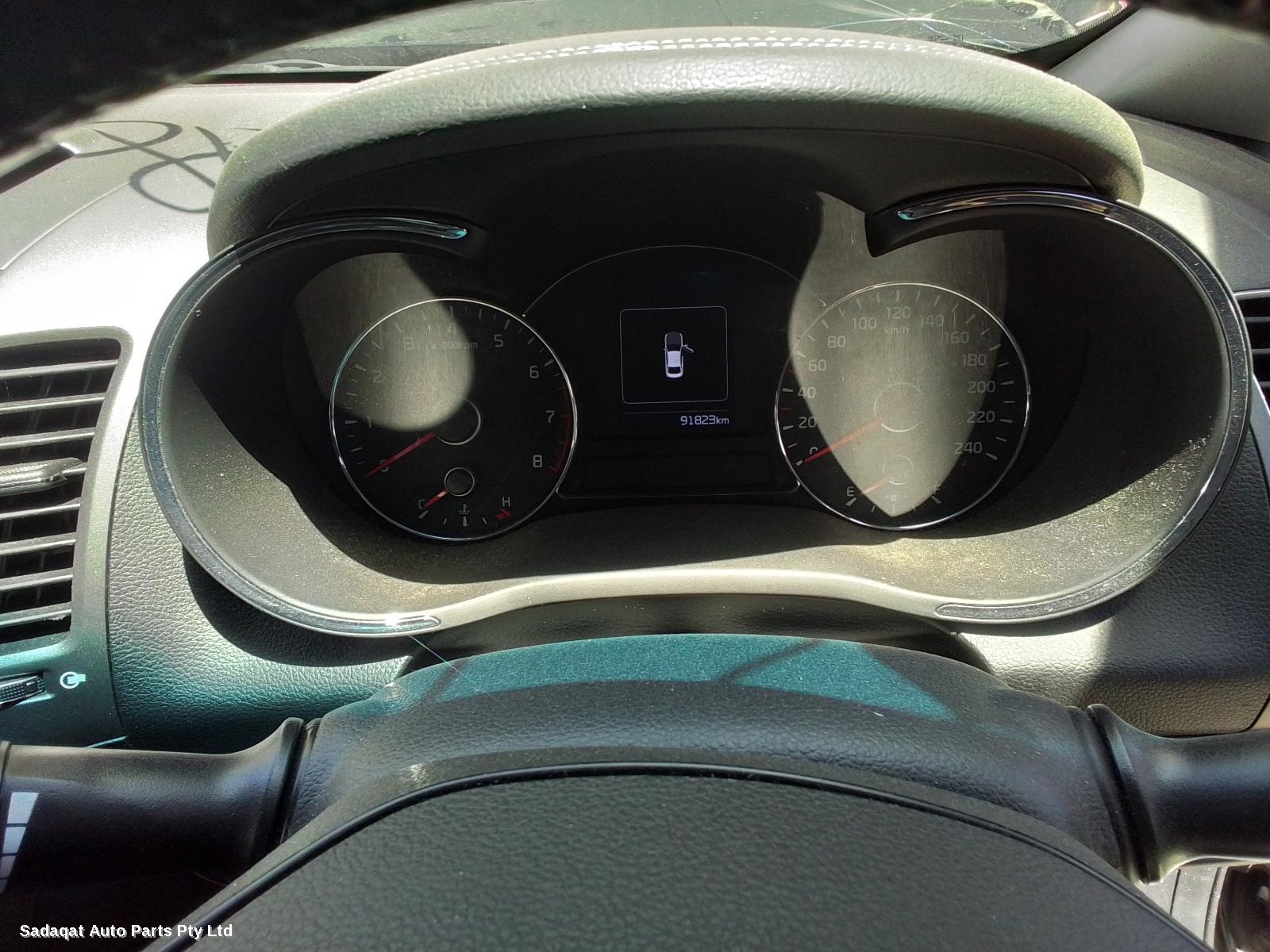 Kia Cerato Left Guard