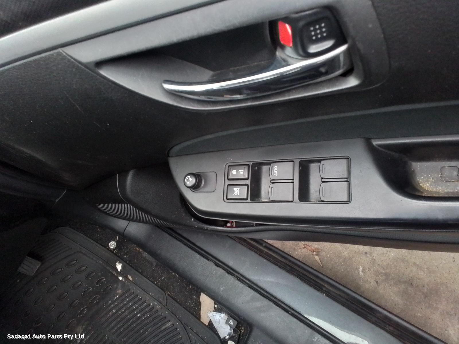 Suzuki Swift Left Door Mirror