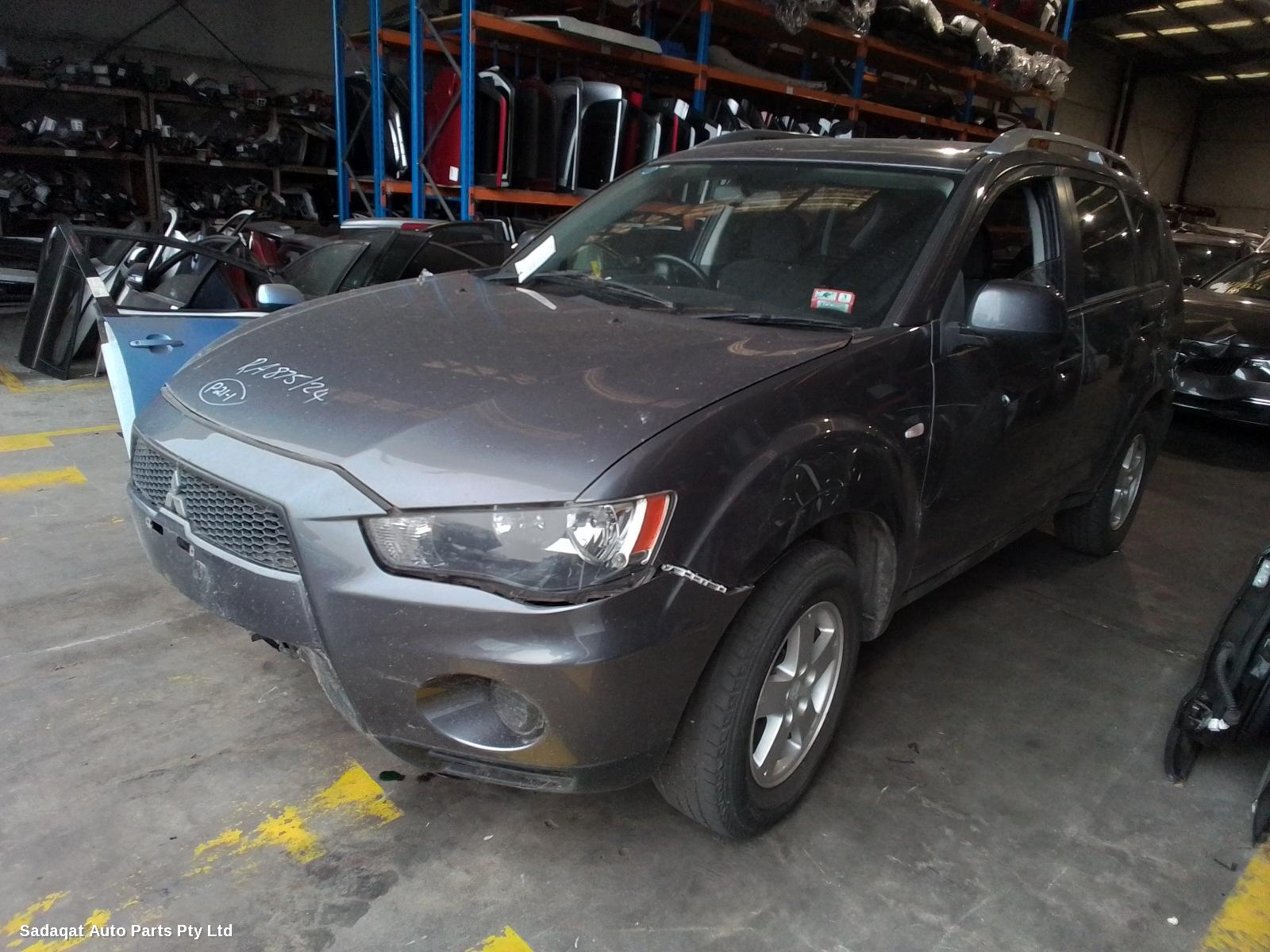 Mitsubishi Outlander Right Guard