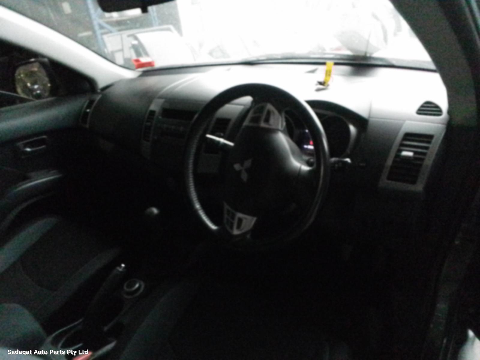 Mitsubishi Outlander Left Headlamp