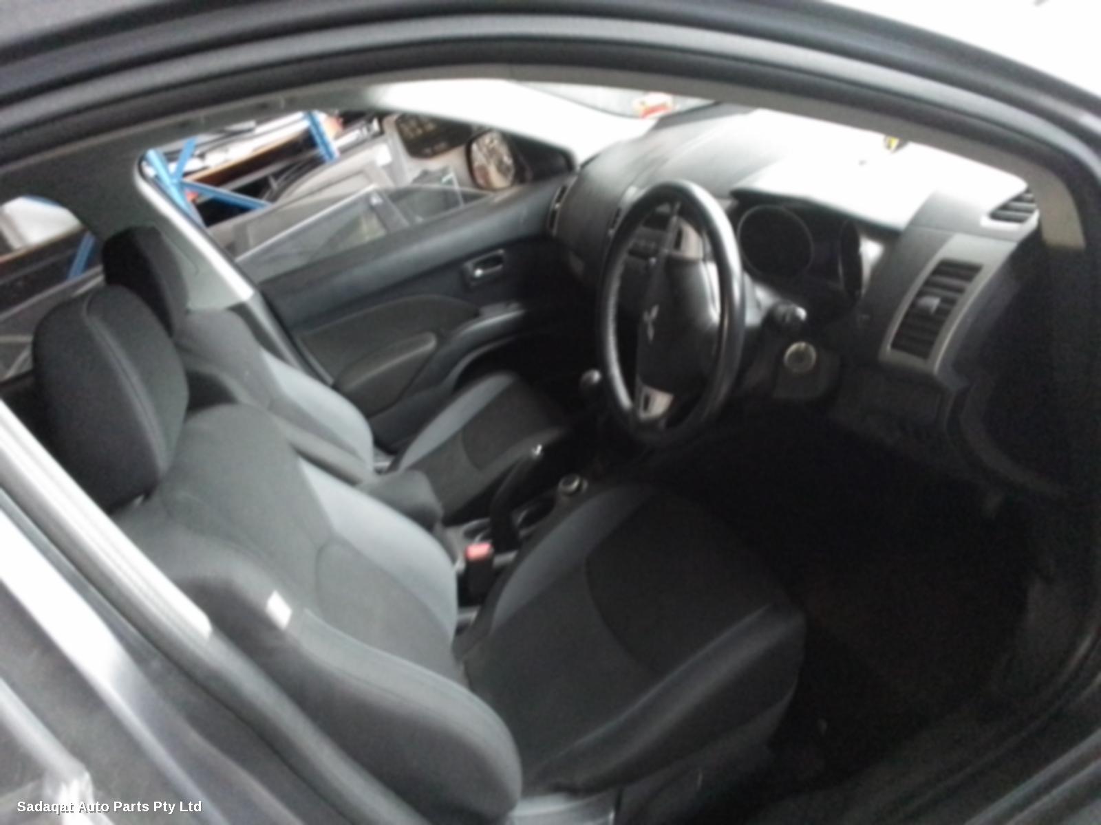 Mitsubishi Outlander Left Headlamp