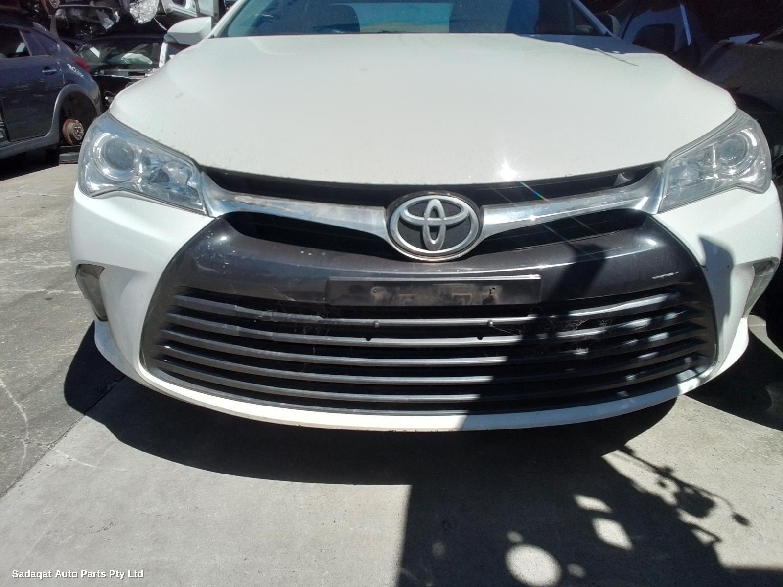 Toyota Camry Left Taillight