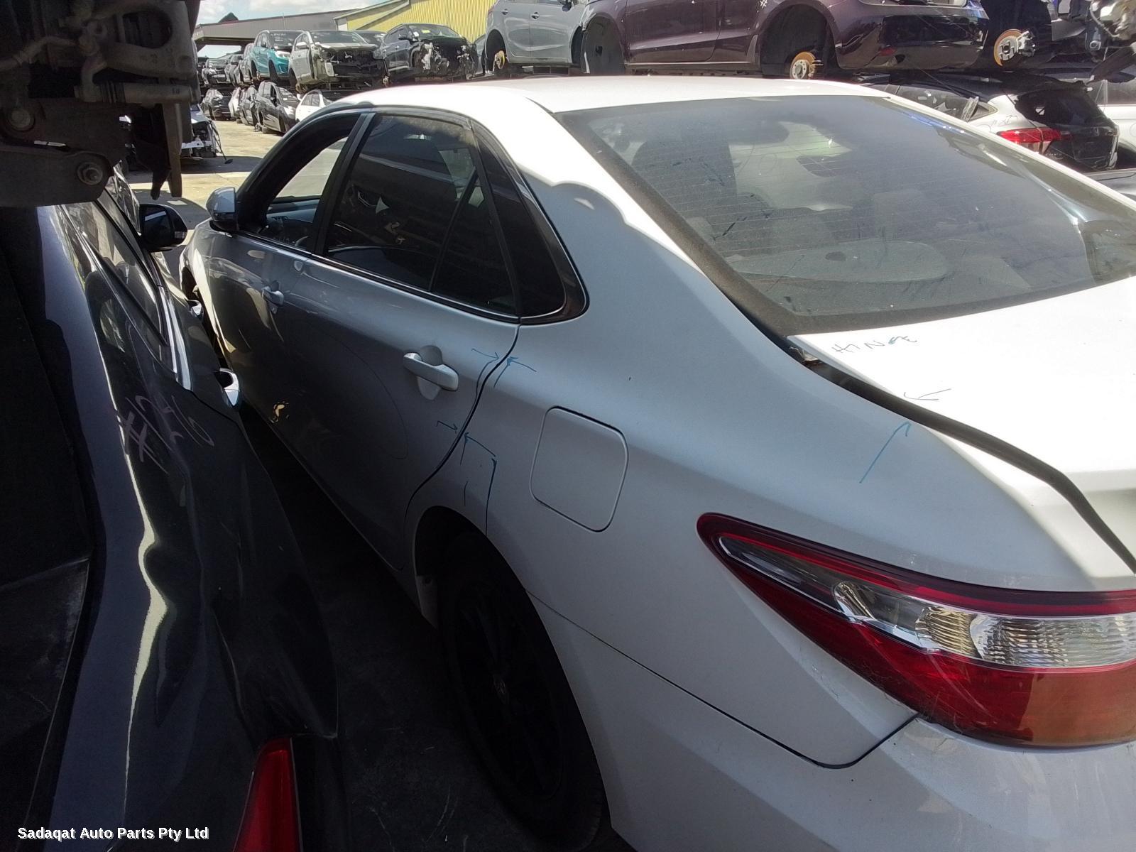 Toyota Camry Left Taillight