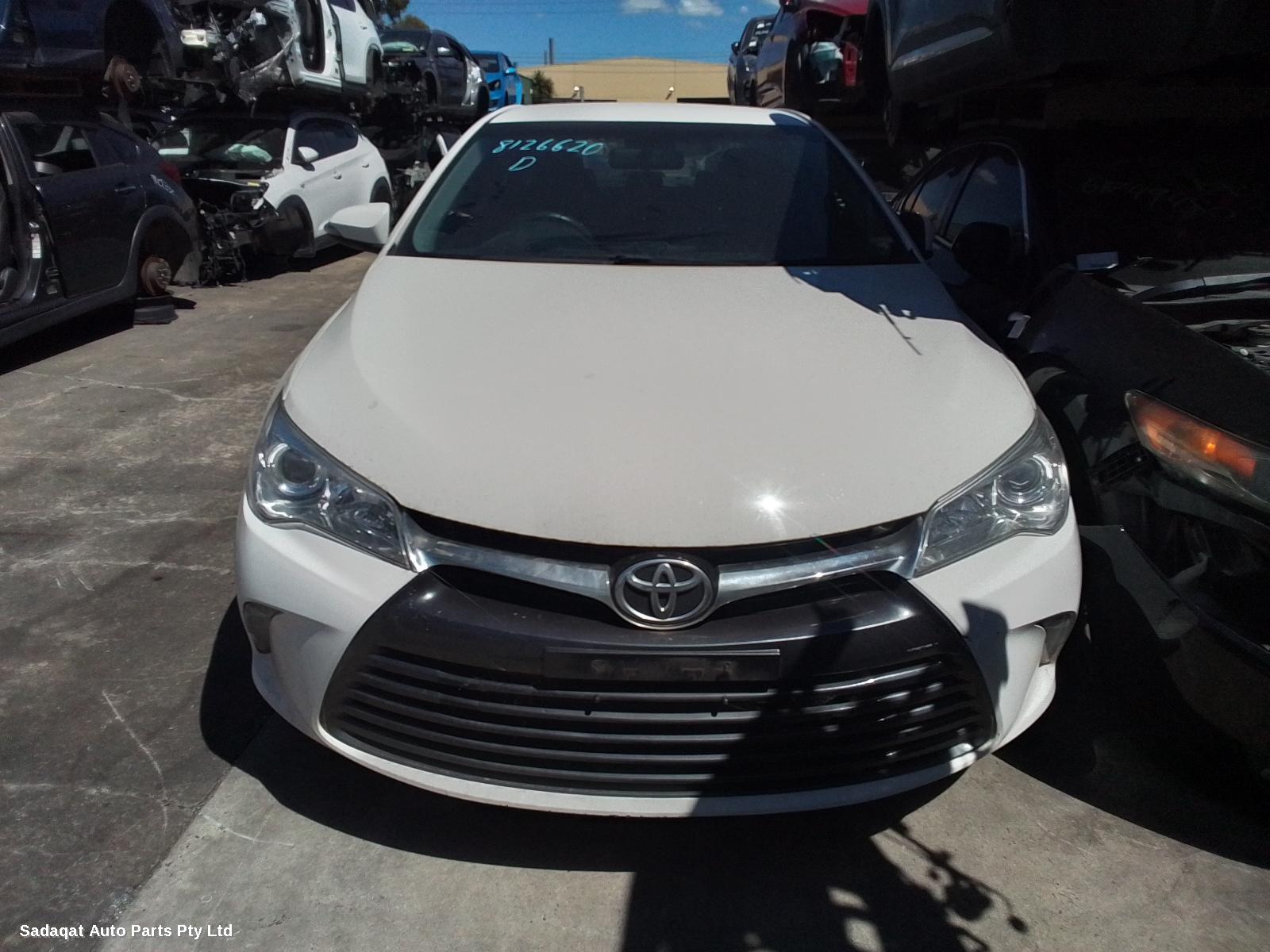 Toyota Camry Left Taillight