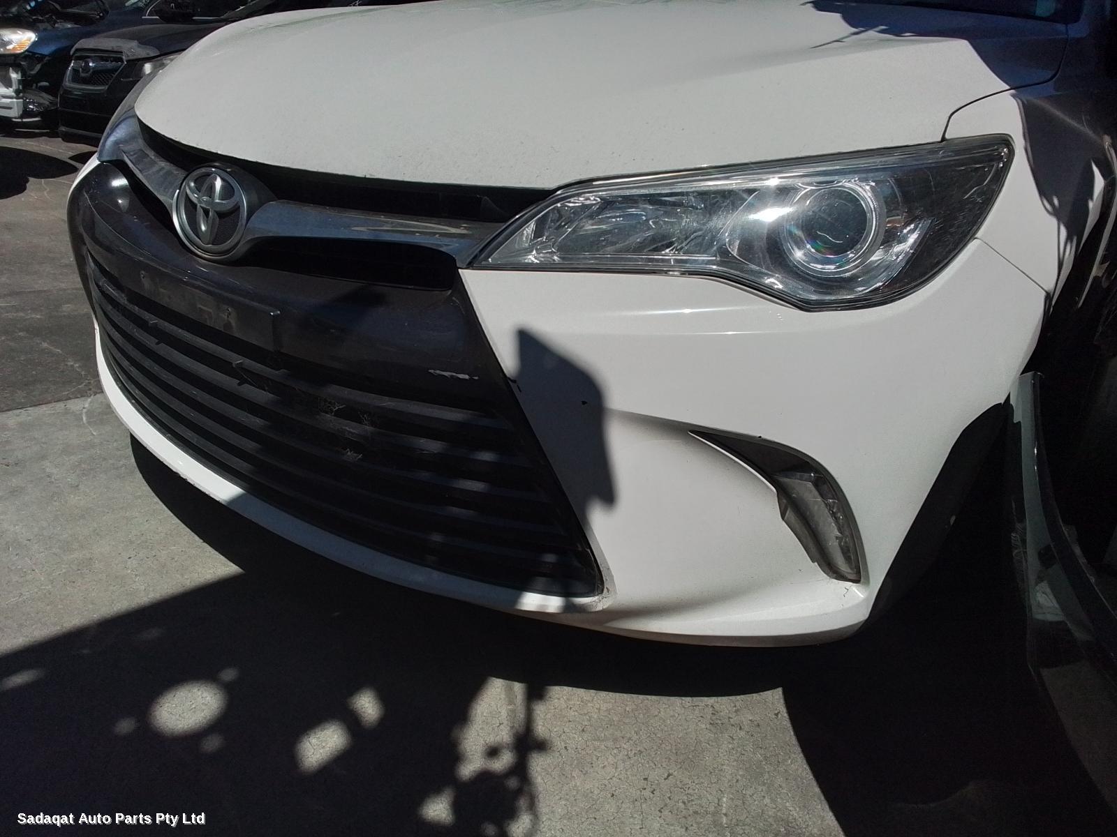 Toyota Camry Left Taillight