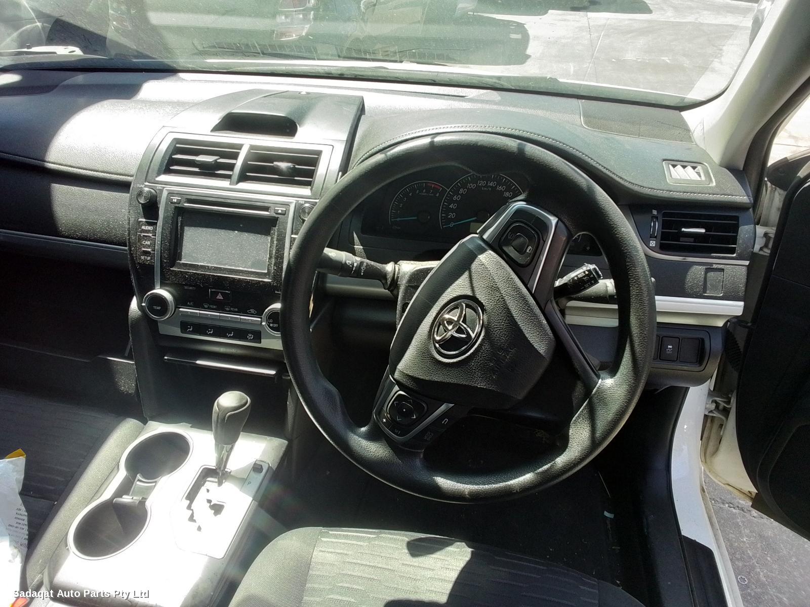 Toyota Camry Left Taillight