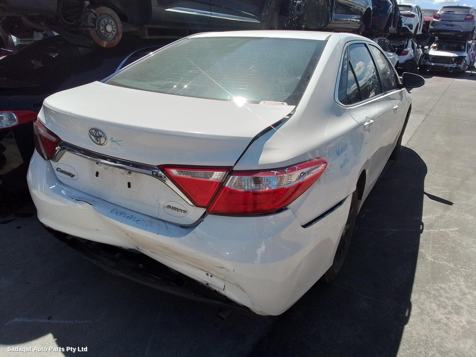 Toyota Camry Left Taillight