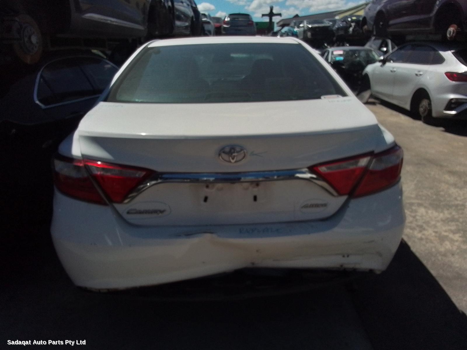 Toyota Camry Left Taillight