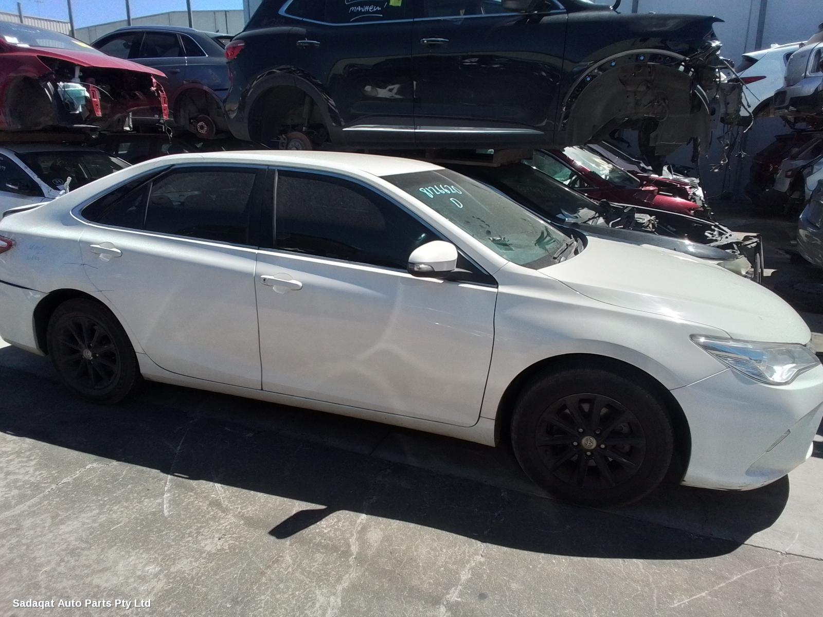 Toyota Camry Left Taillight