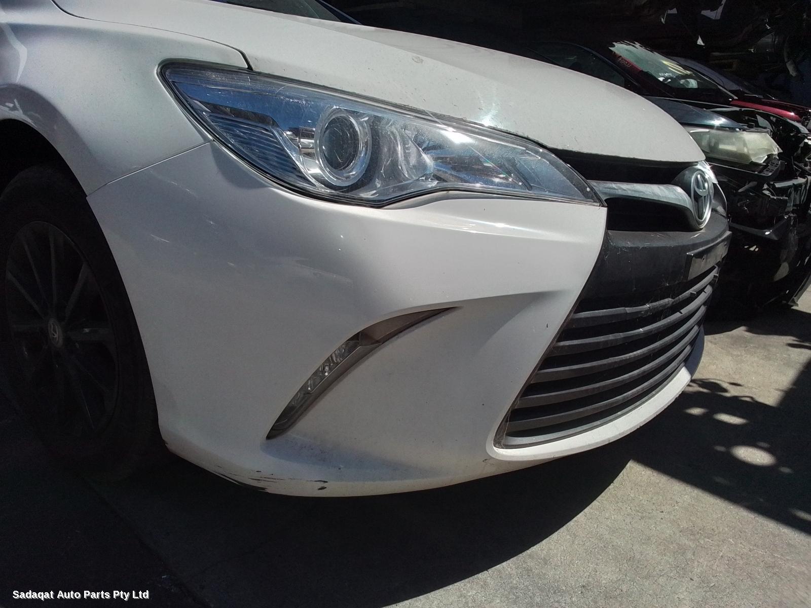 Toyota Camry Left Taillight