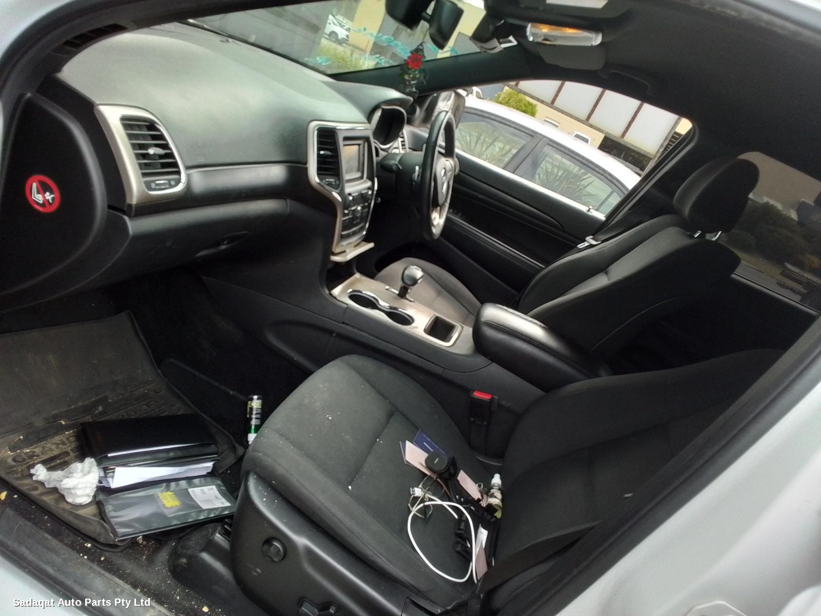 Jeep Grandcherokee Rear Garnish