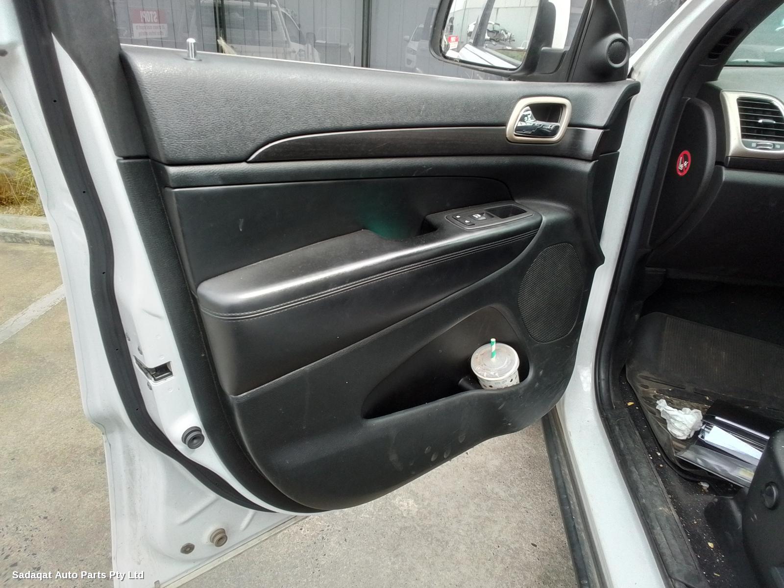 Jeep Grandcherokee Rear Garnish