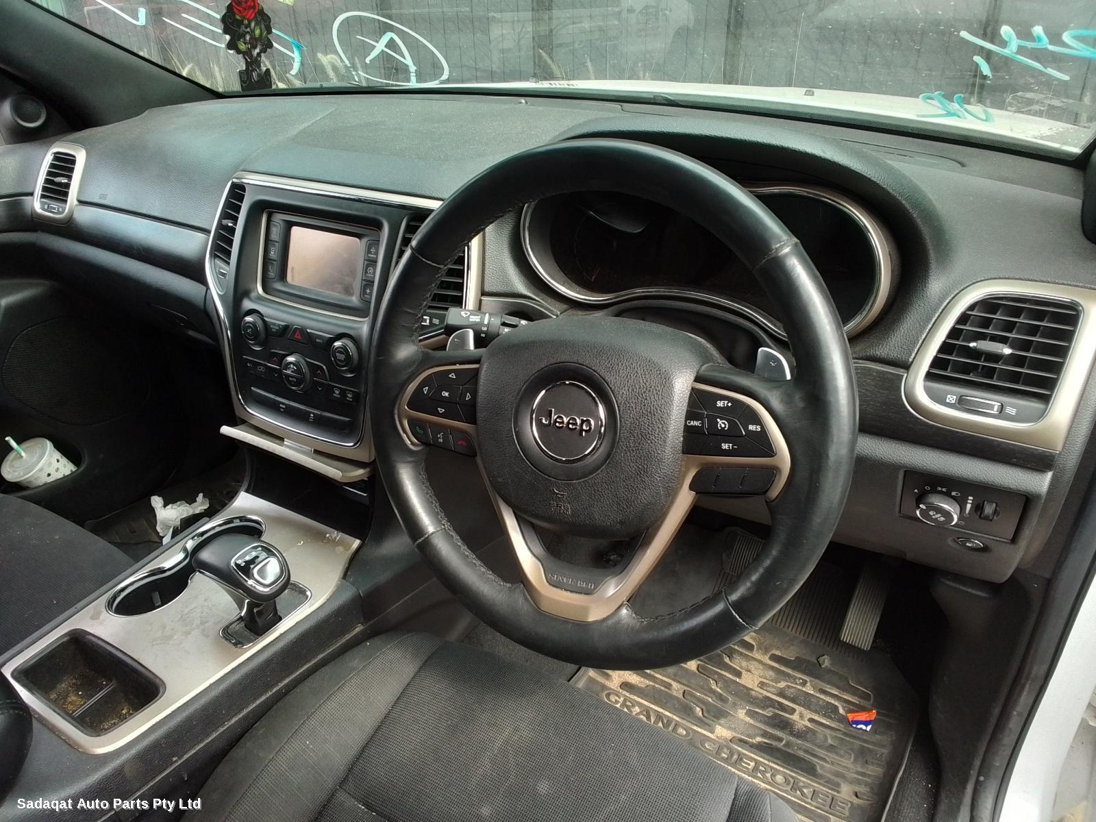 Jeep Grandcherokee Rear Garnish