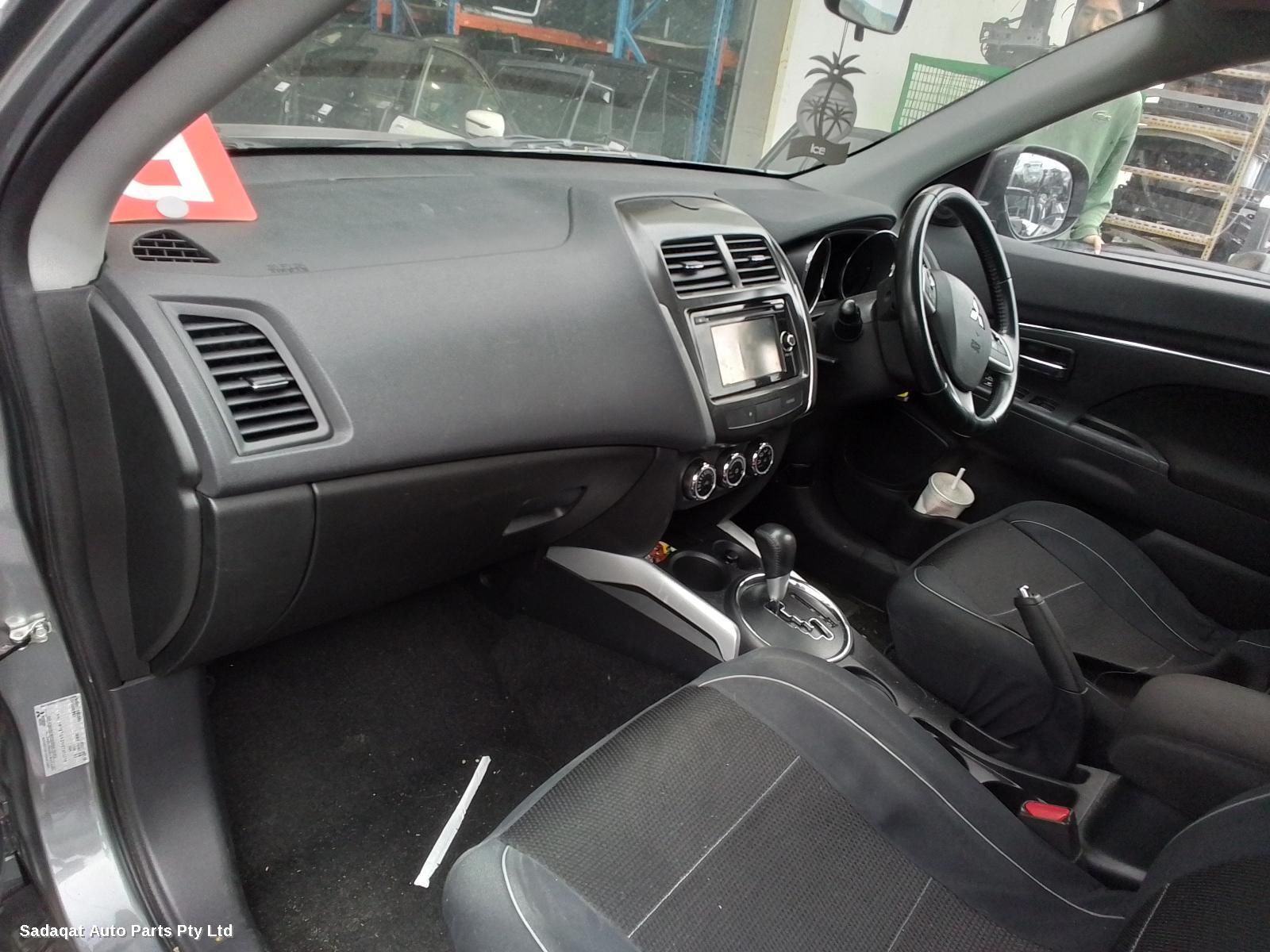 Mitsubishi Asx Right Guard