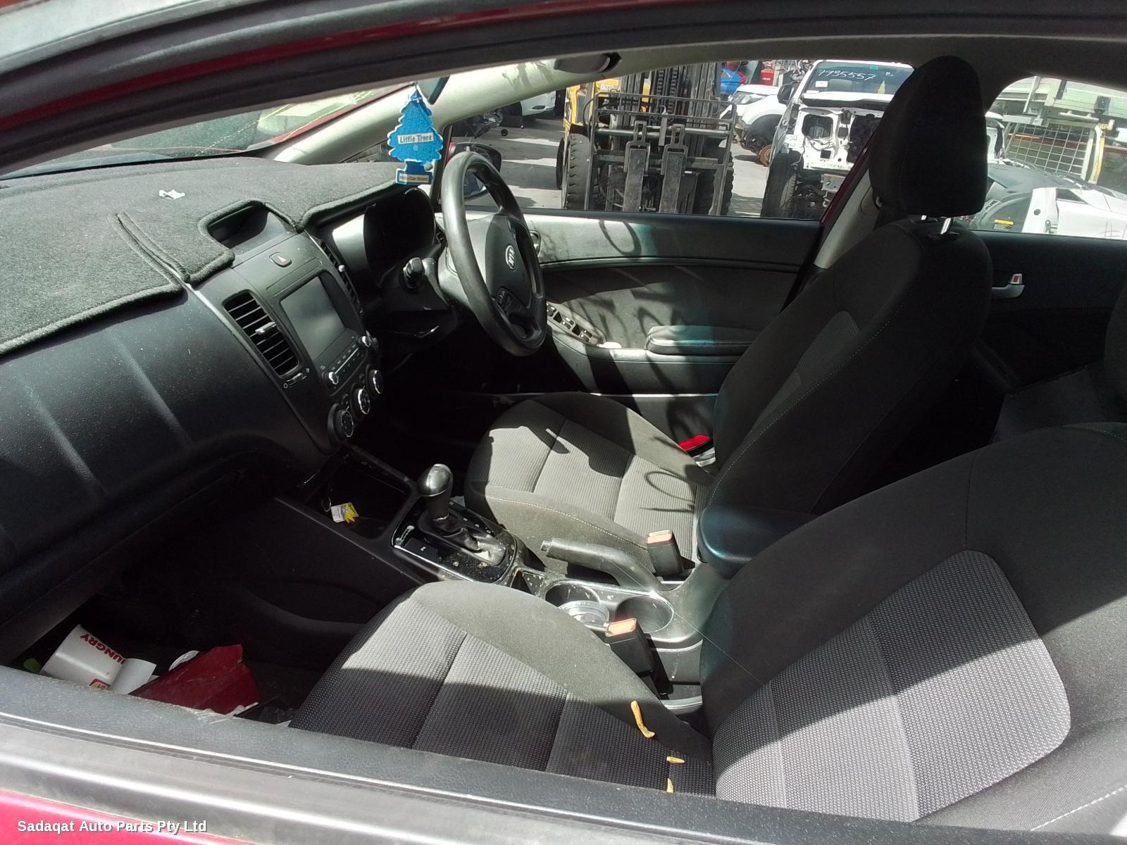 Kia Cerato Right Guard Liner