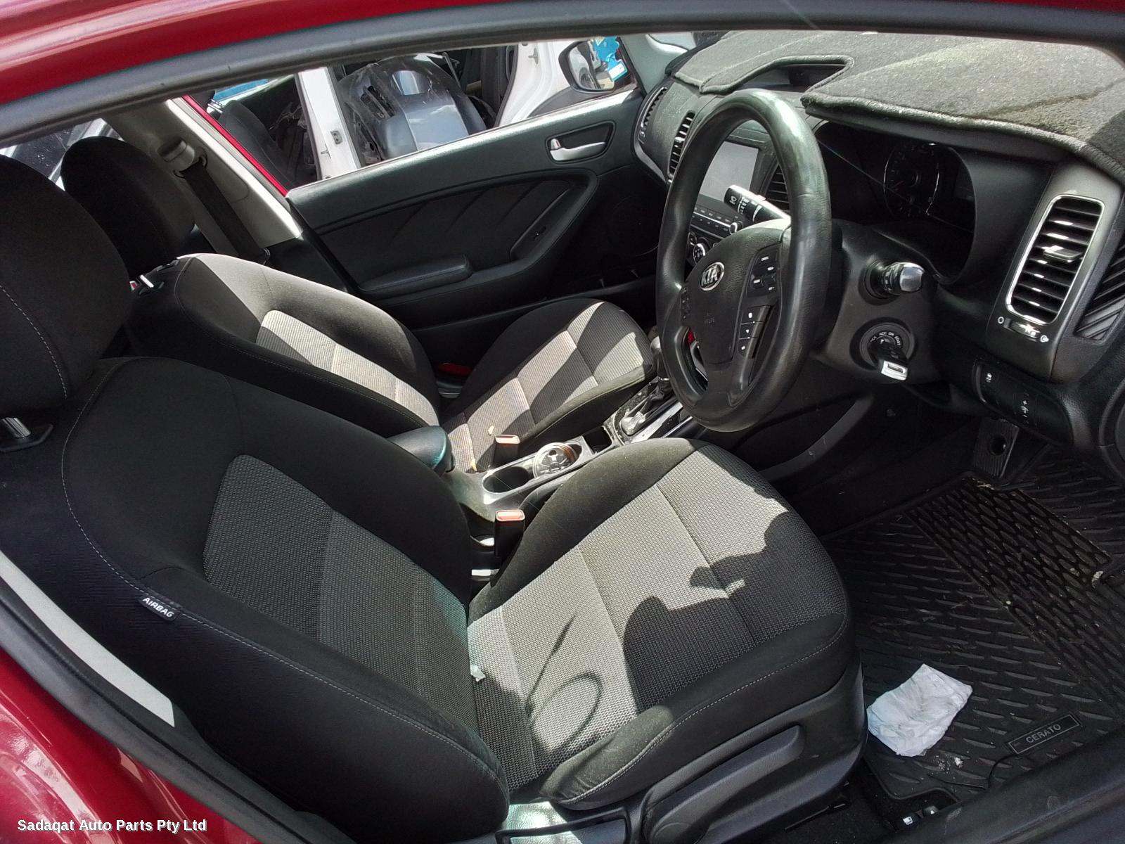 Kia Cerato Right Guard Liner