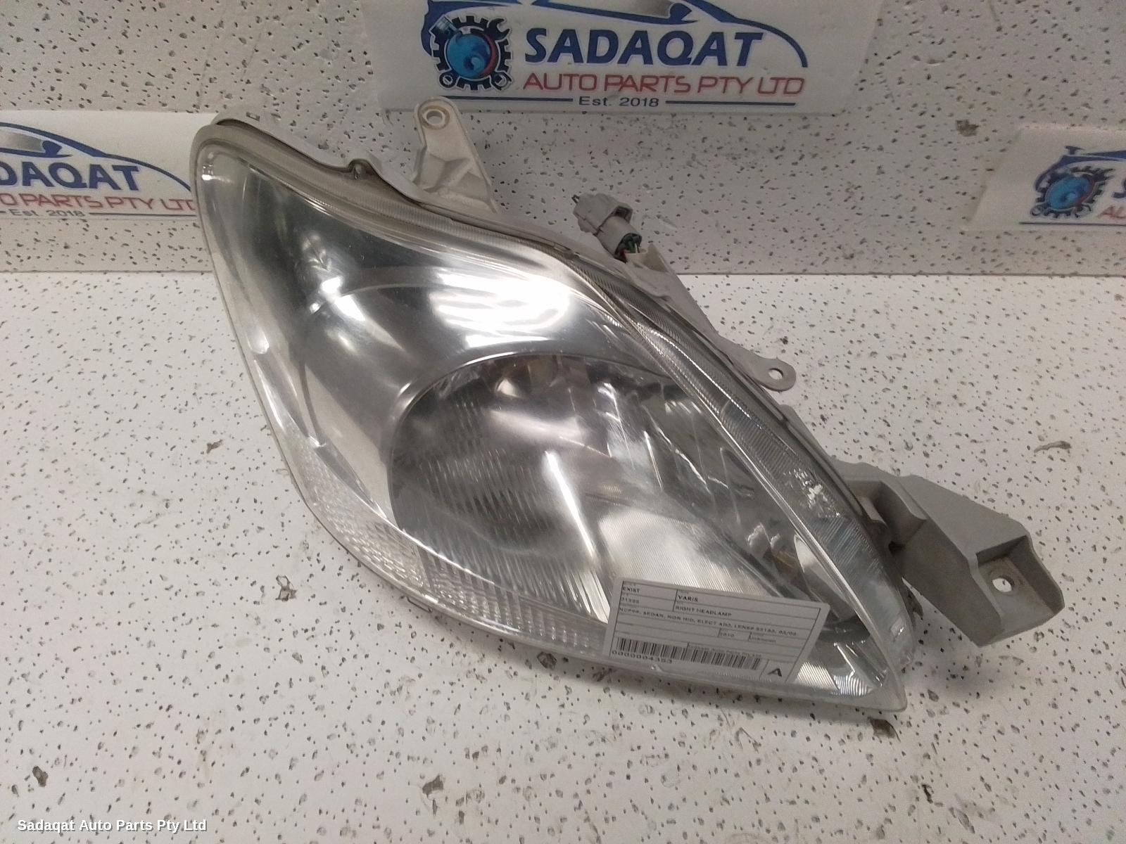 Toyota Yaris Right Headlamp