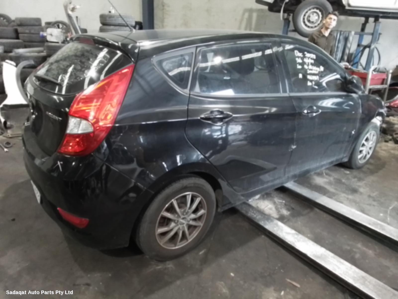 Hyundai Accent Left Headlamp