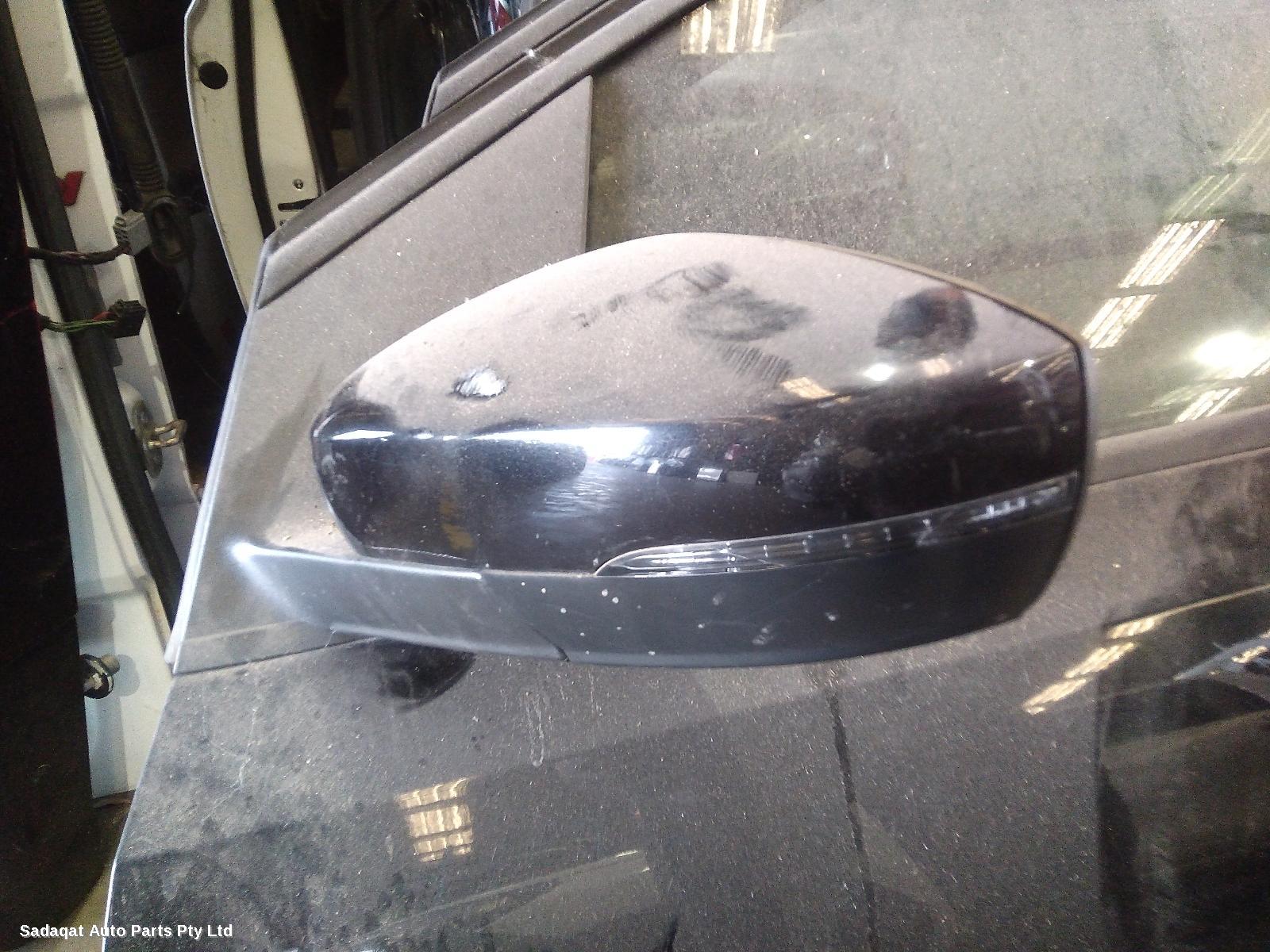 Volkswagen Polo Left Door Mirror