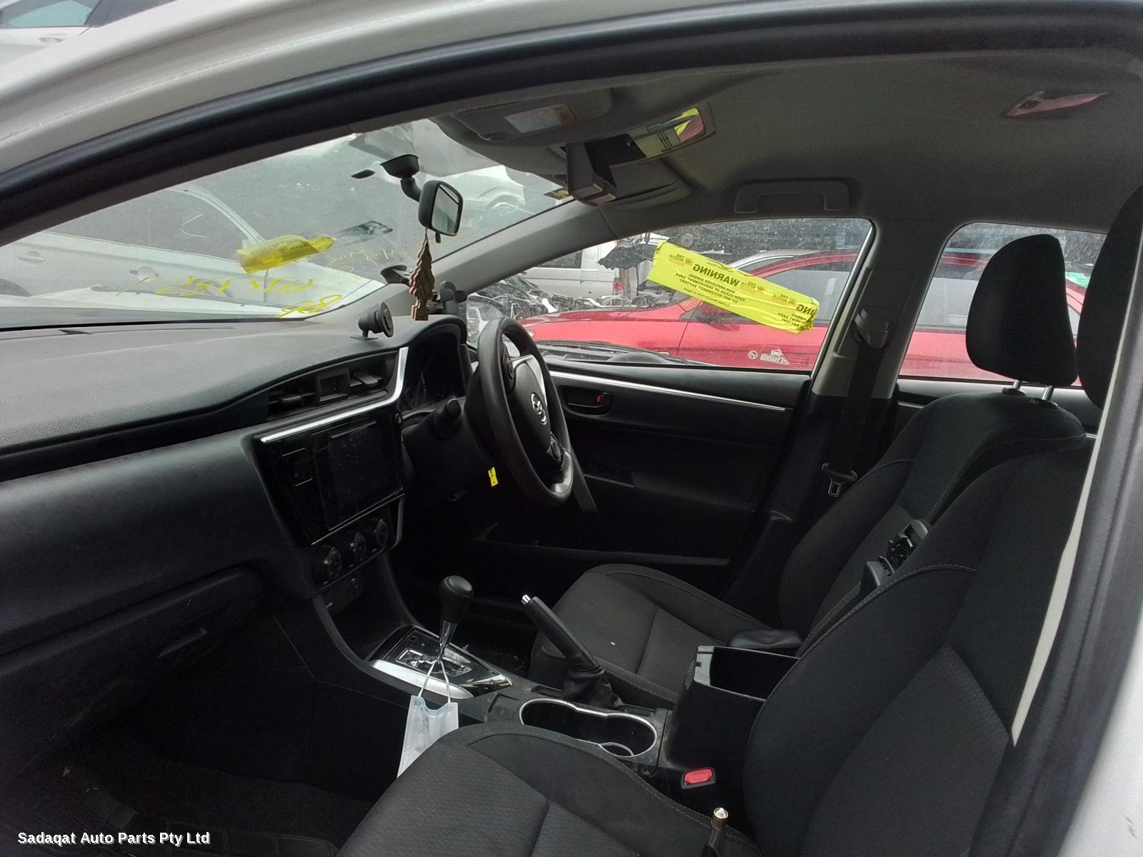 Toyota Corolla Right Headlamp